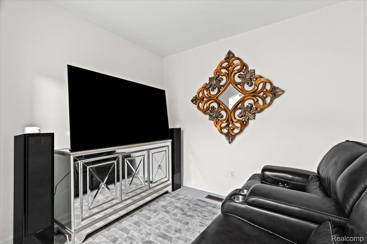 37677 NEWBURGH PARK CIR