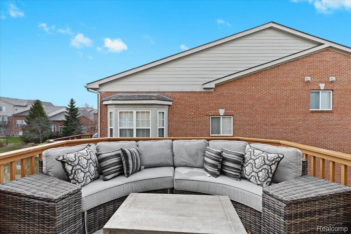 37677 NEWBURGH PARK CIR