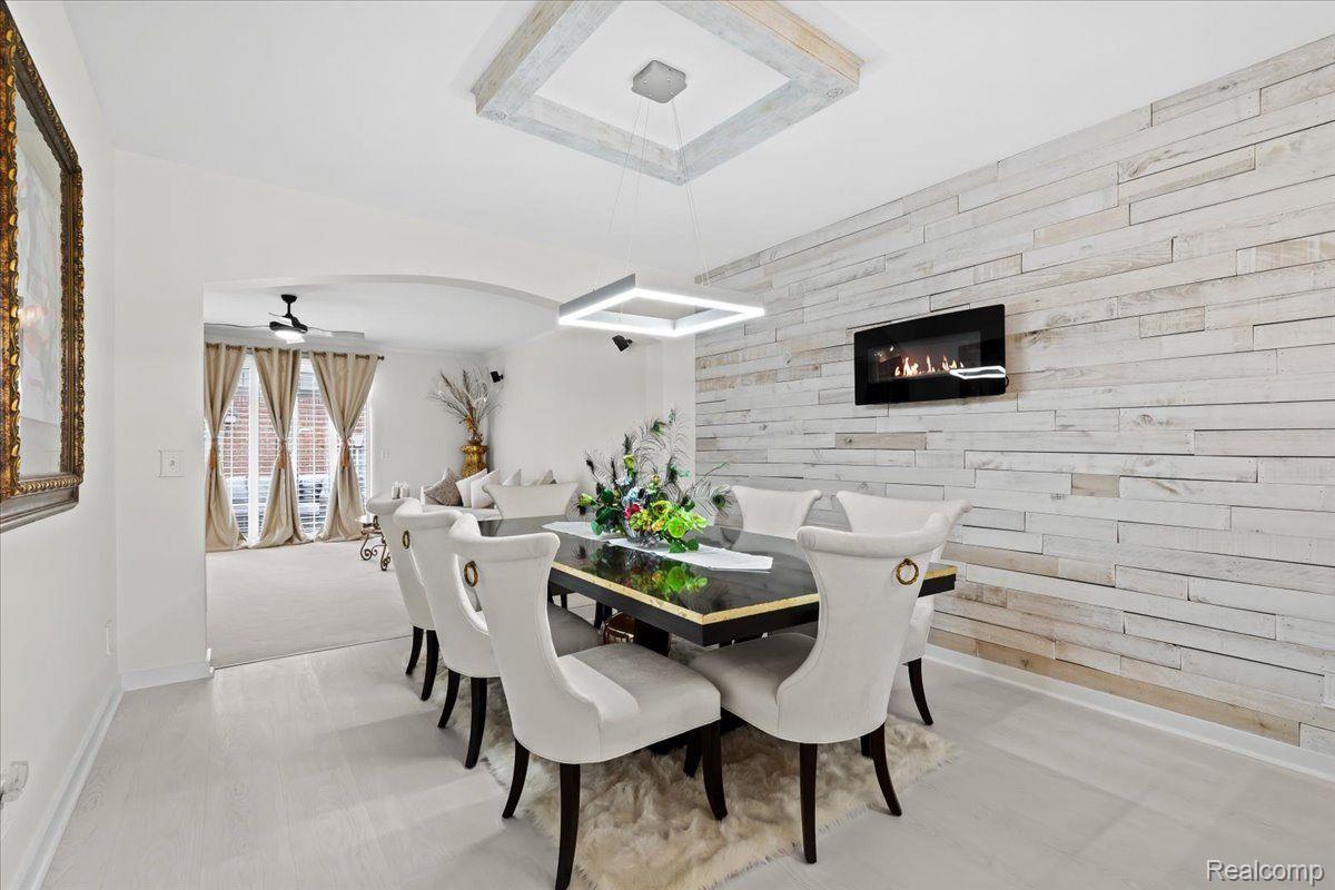 37677 NEWBURGH PARK CIR