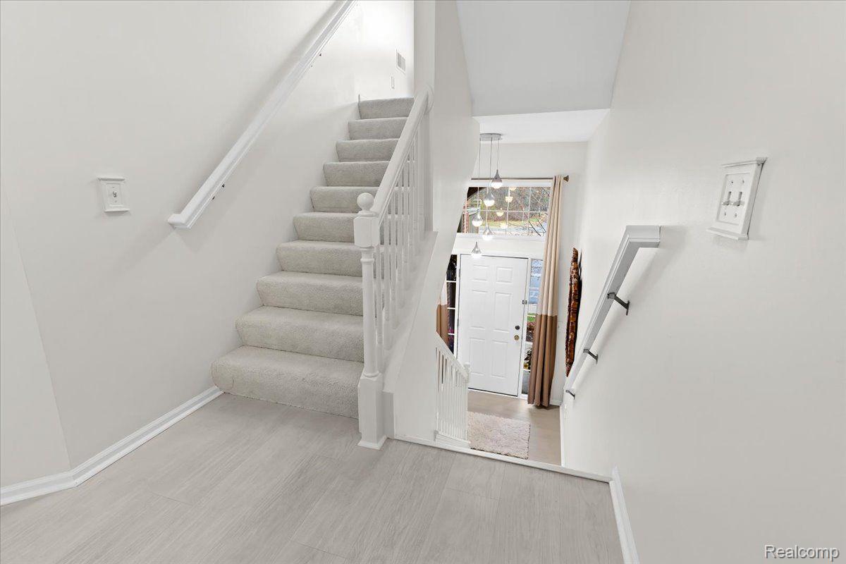 37677 NEWBURGH PARK CIR