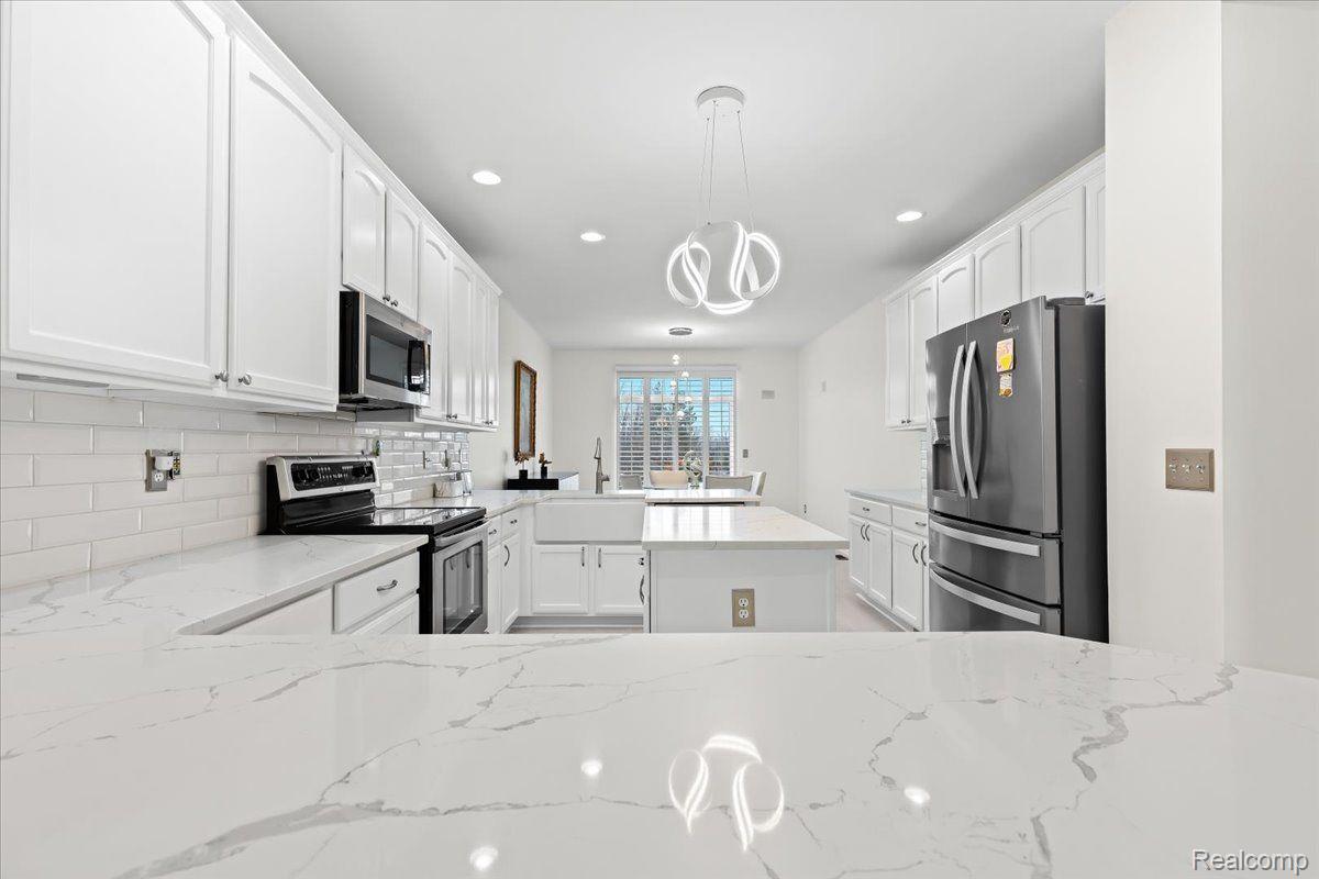 37677 NEWBURGH PARK CIR