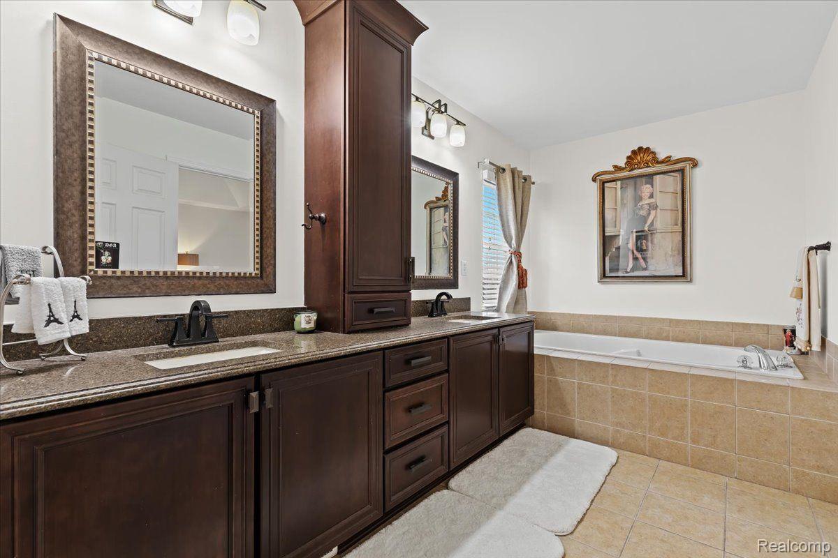 37677 NEWBURGH PARK CIR