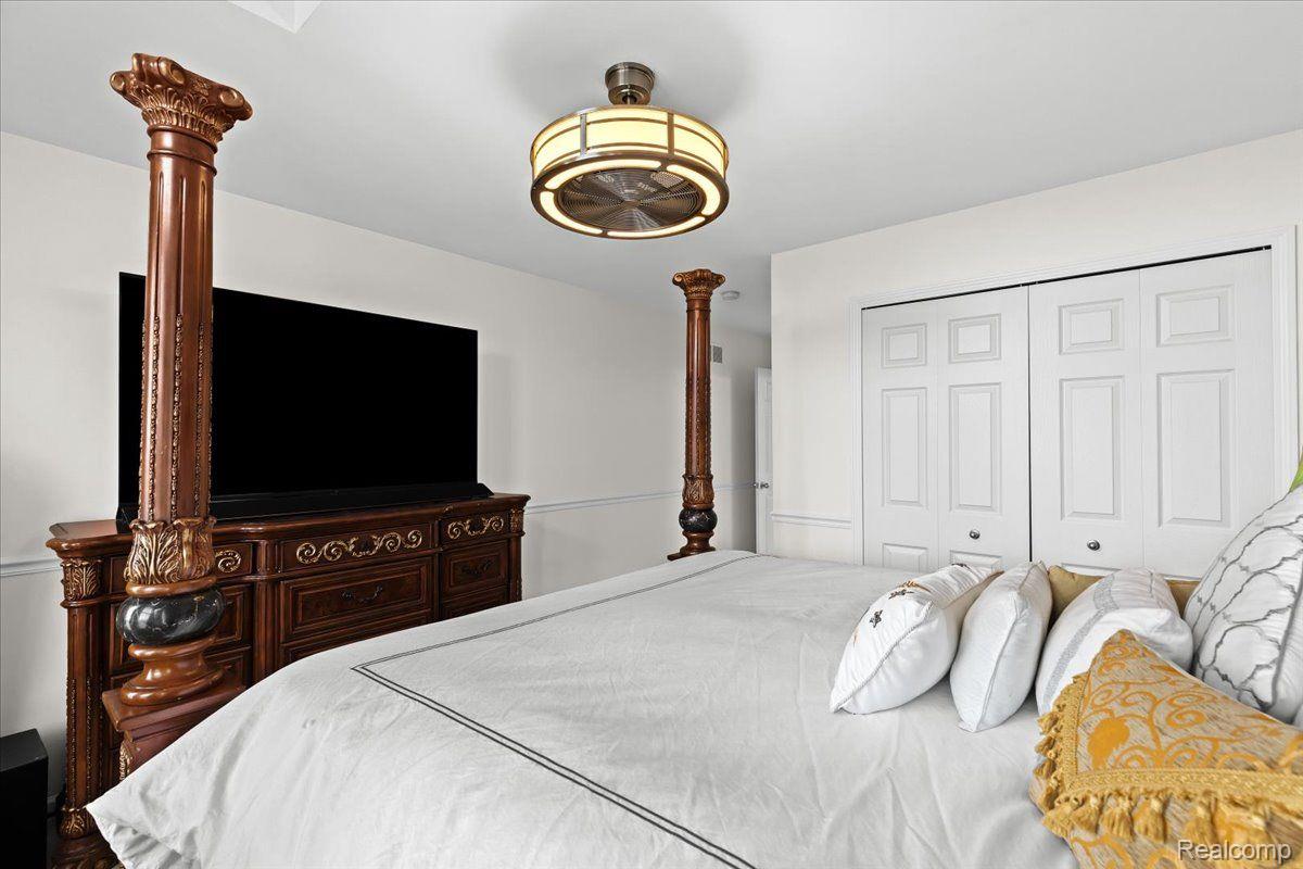 37677 NEWBURGH PARK CIR