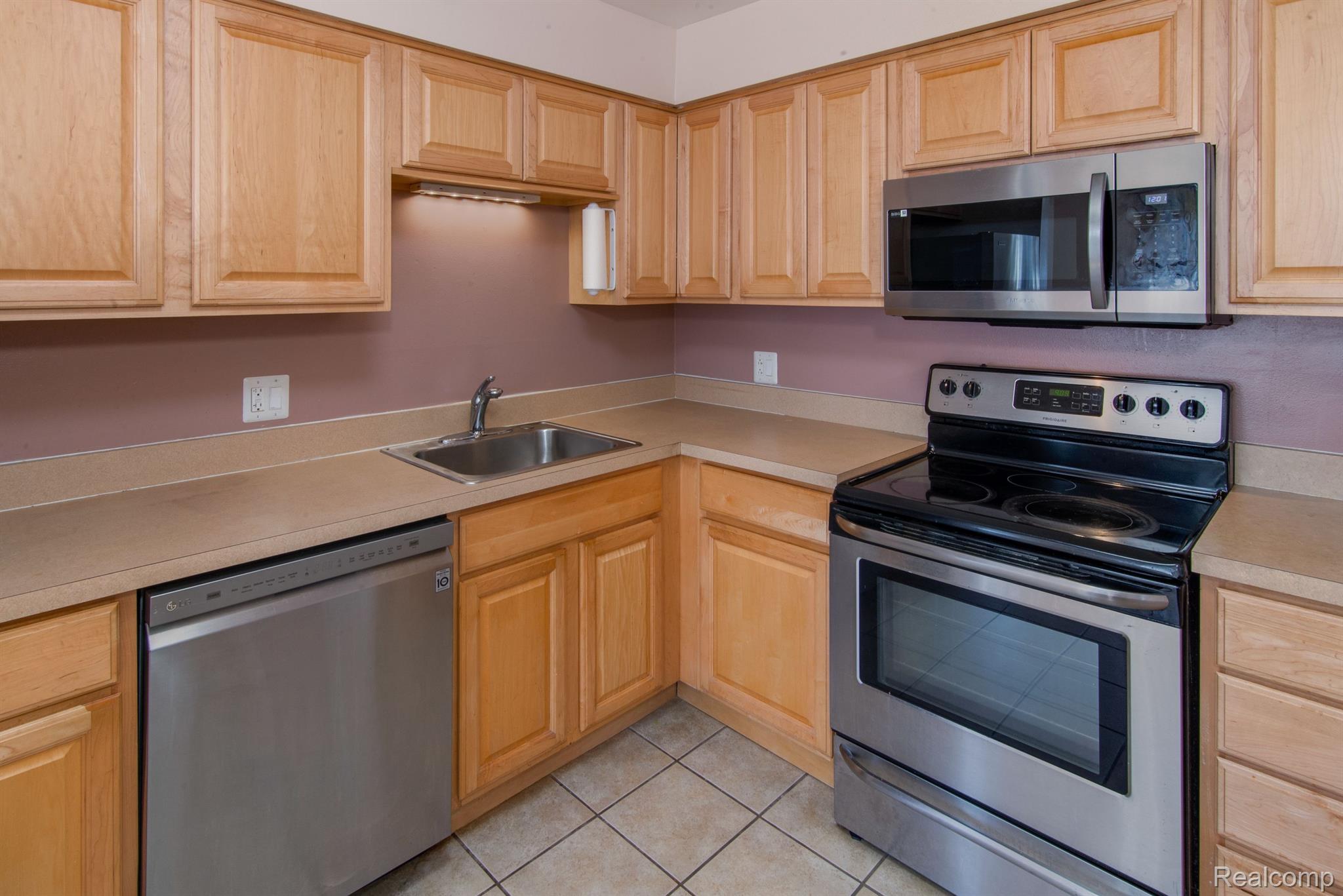 6115 ORCHARD LAKE RD 103