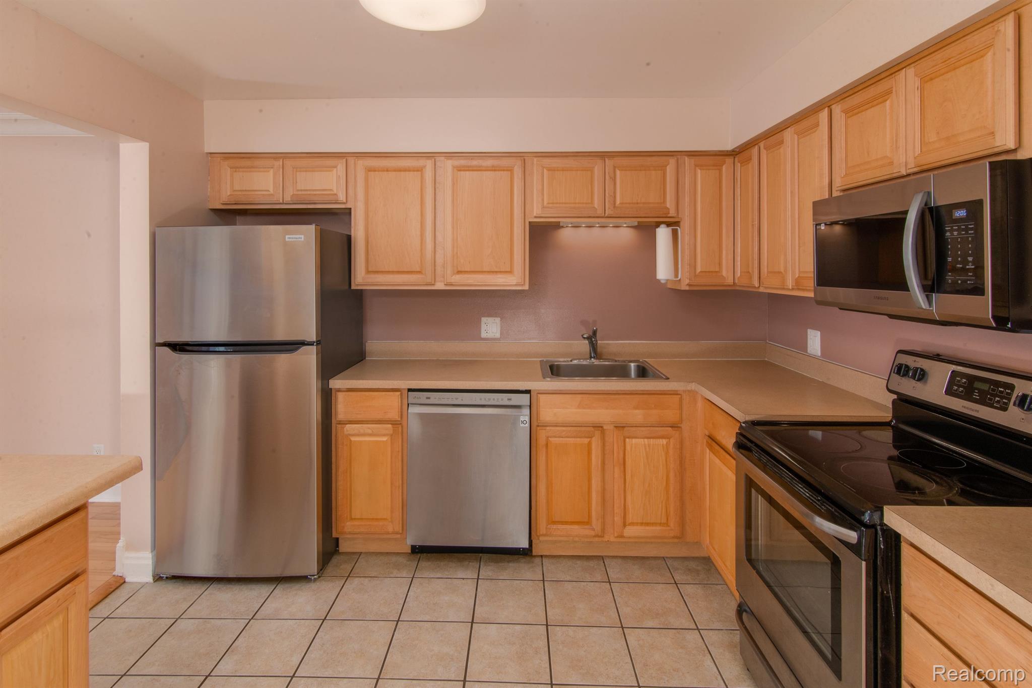 6115 ORCHARD LAKE RD 103