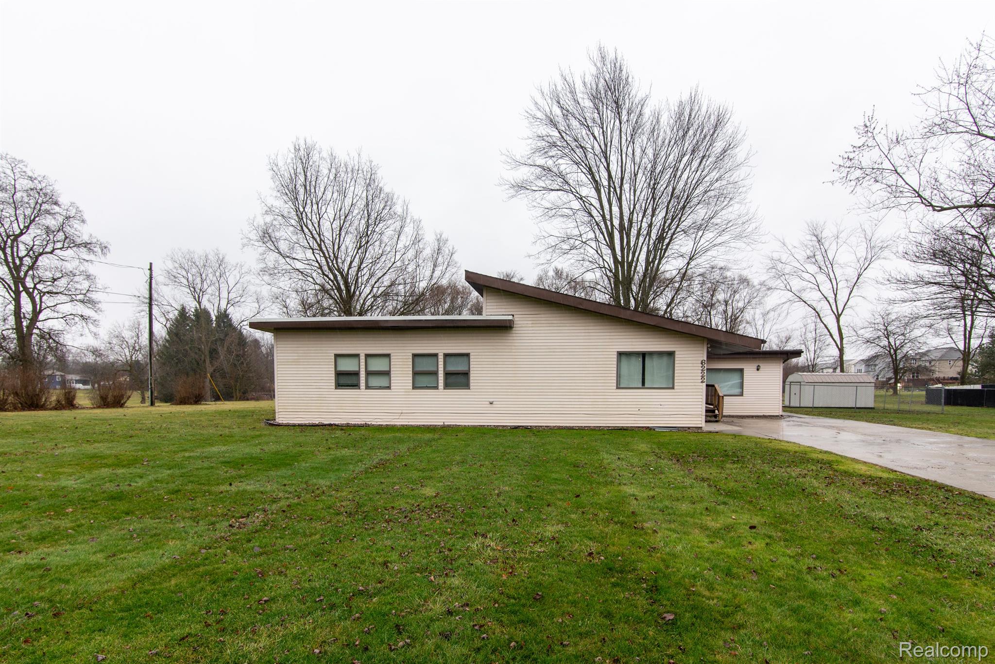 6222 E HILL RD