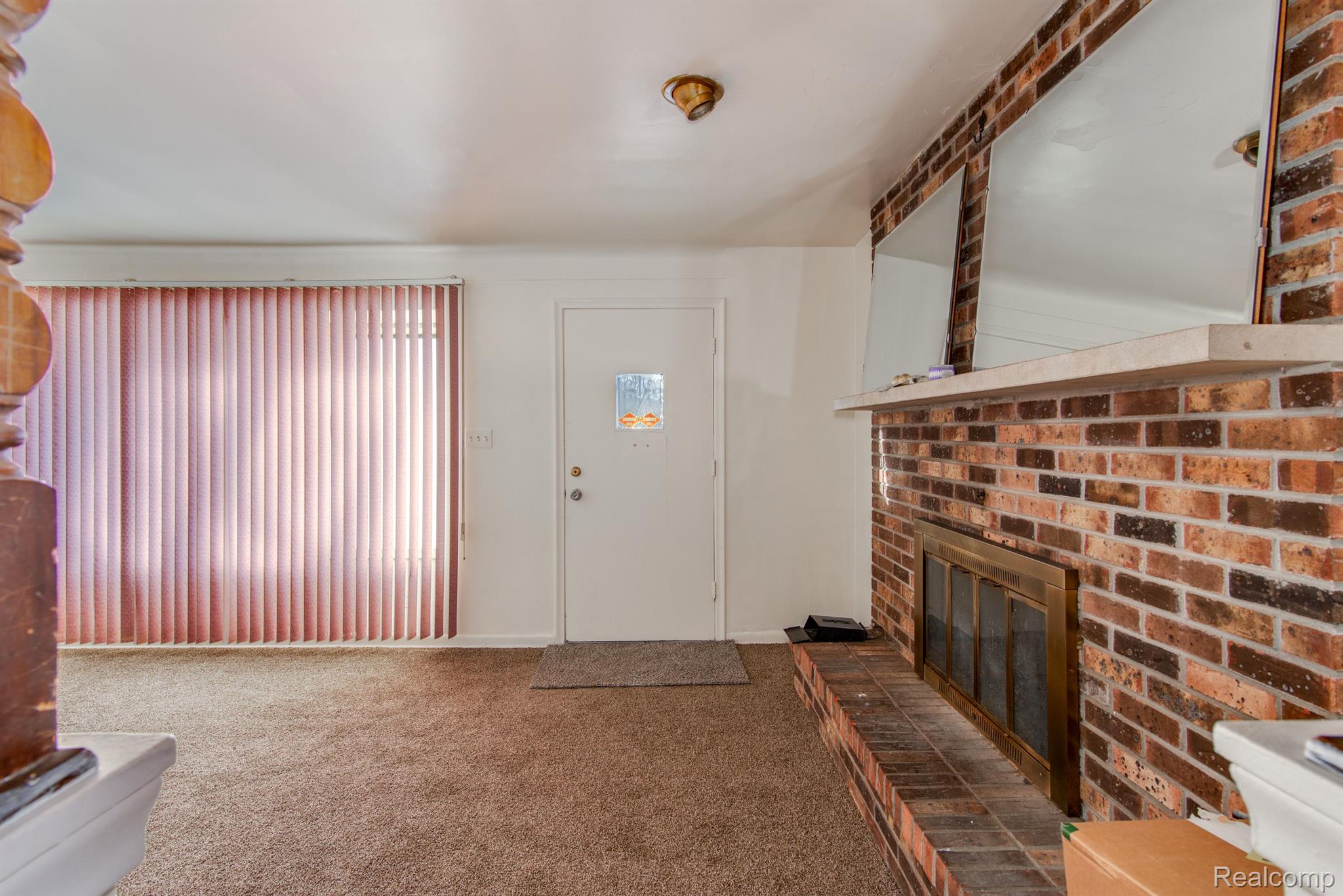 5410 LESLIE DR