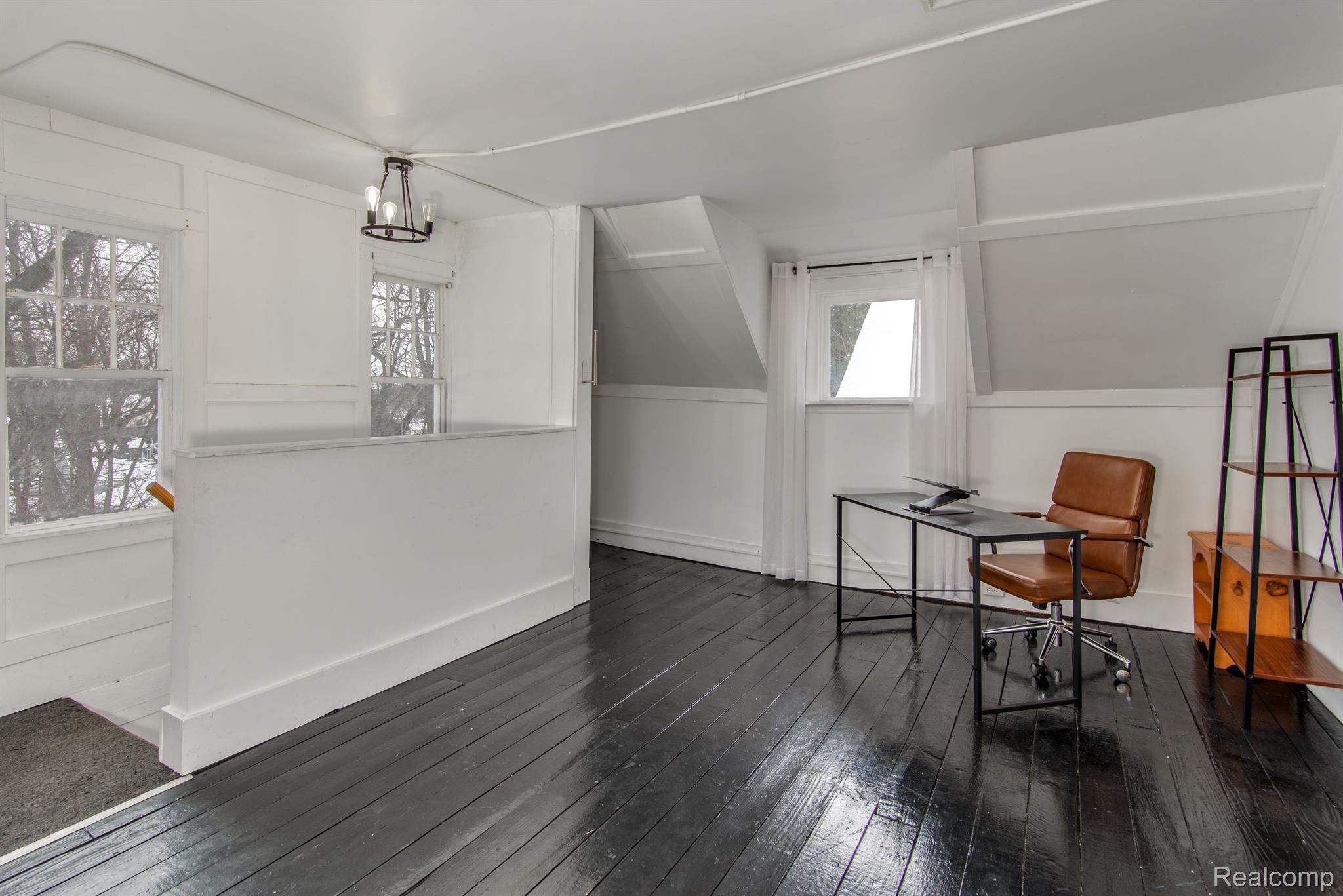 605 DAVIS ST