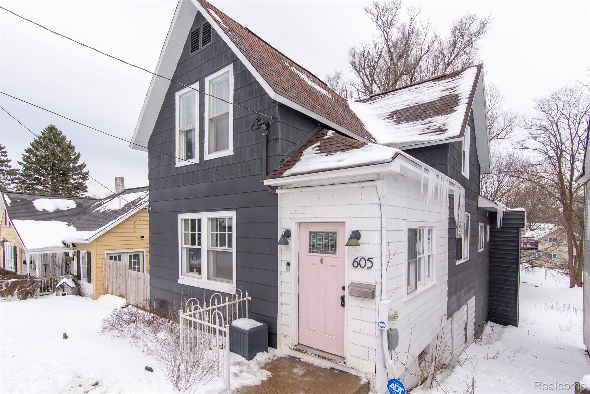 605 DAVIS ST