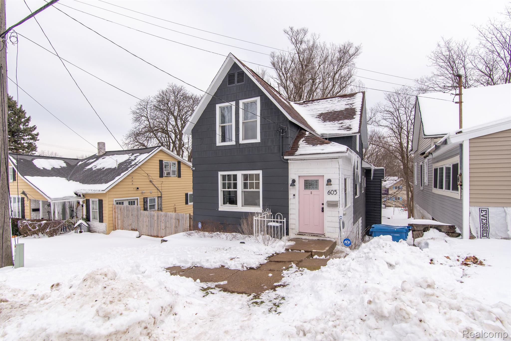 605 DAVIS ST