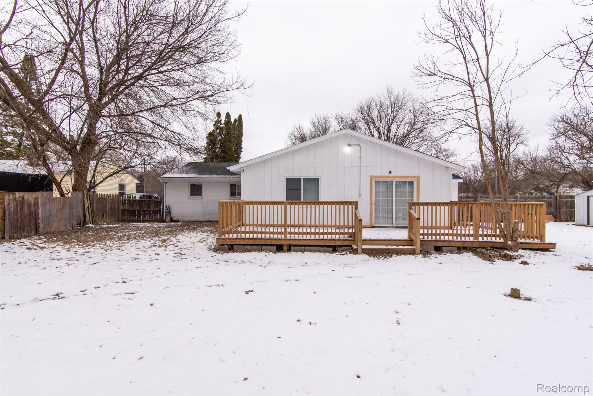 3437 W GRACELAWN Avenue