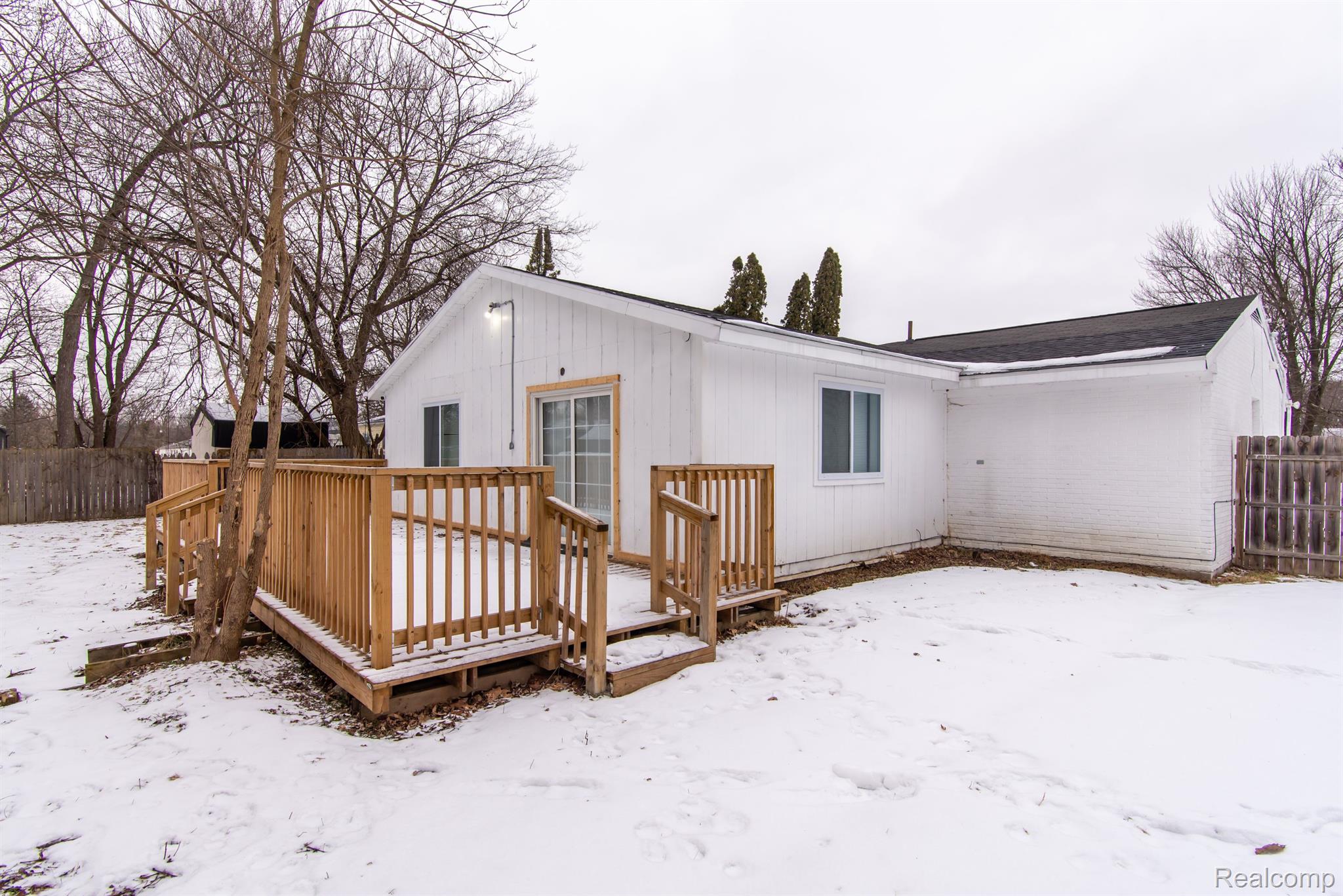 3437 W GRACELAWN Avenue