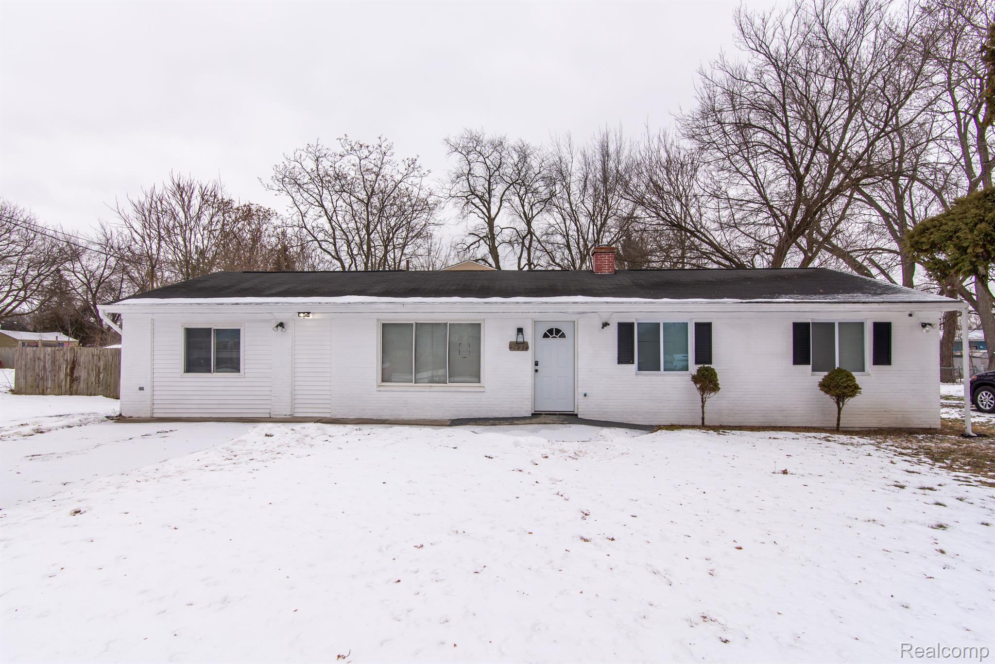 3437 W GRACELAWN Avenue