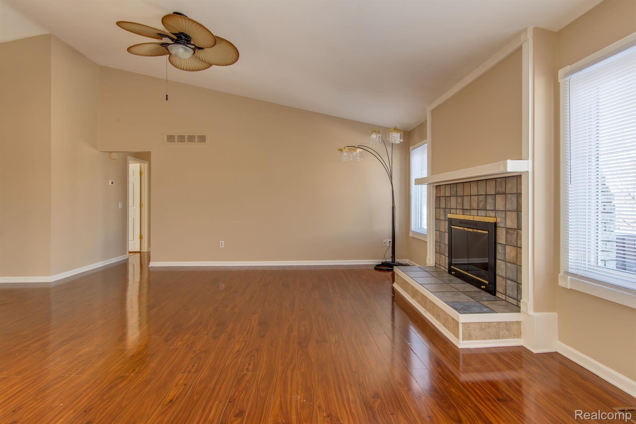 35342 WRIGHT CIR