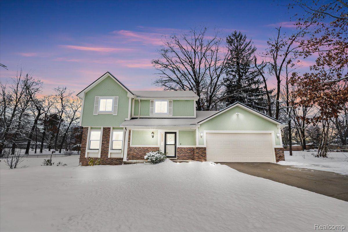 1002 Meadowlark DR