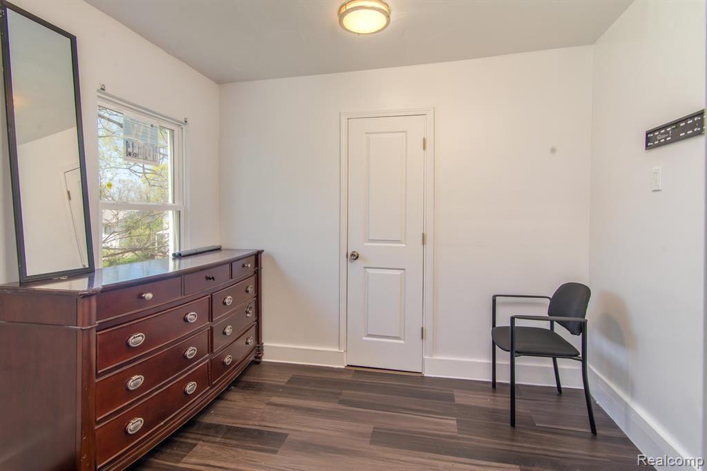 1104 PERSHING Drive