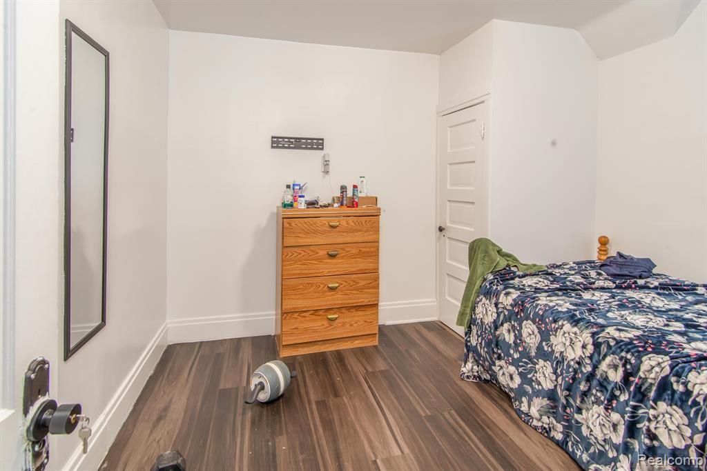 1104 PERSHING Drive