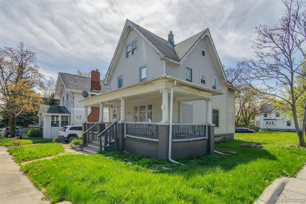 1104 PERSHING Drive