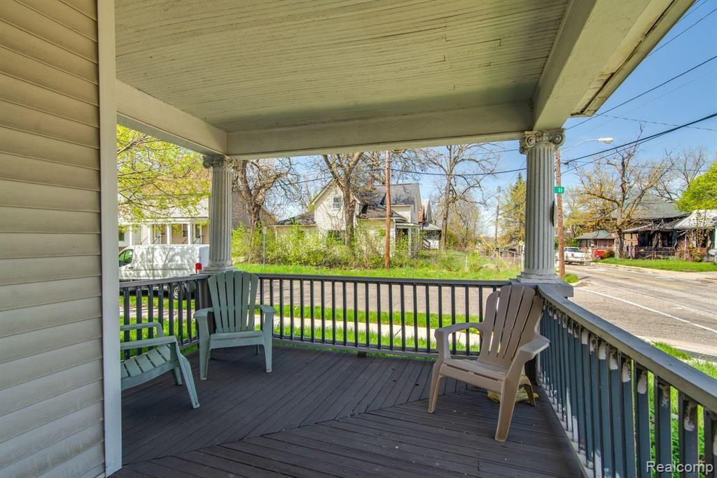 1104 PERSHING Drive