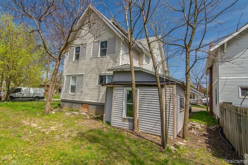 1104 PERSHING Drive
