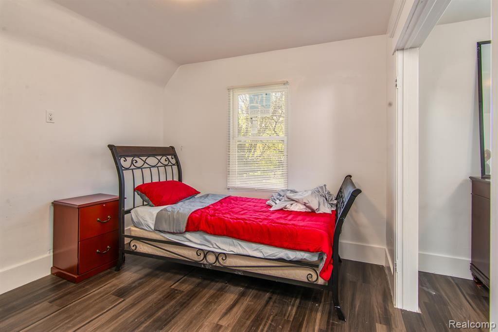 1104 PERSHING Drive