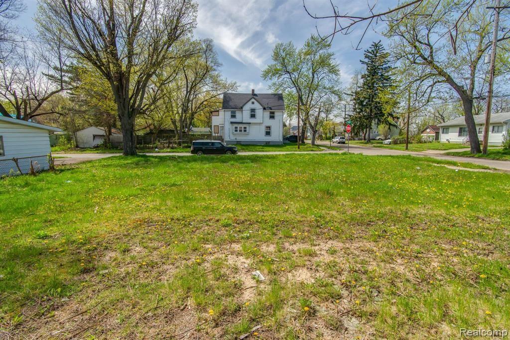 1104 PERSHING Drive