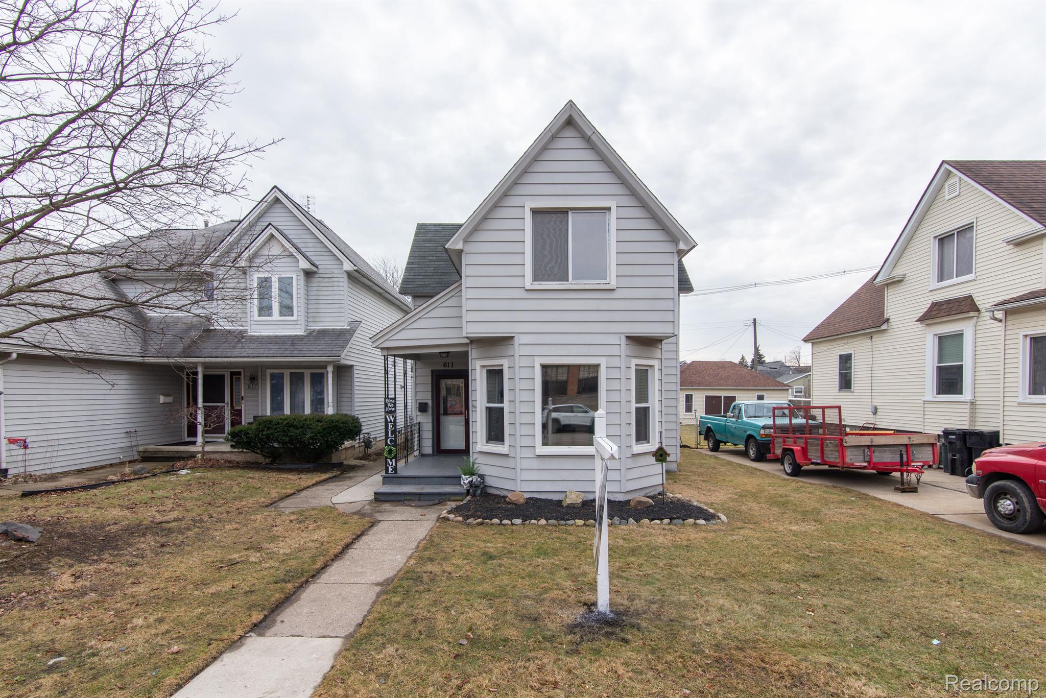 611 PLUM ST