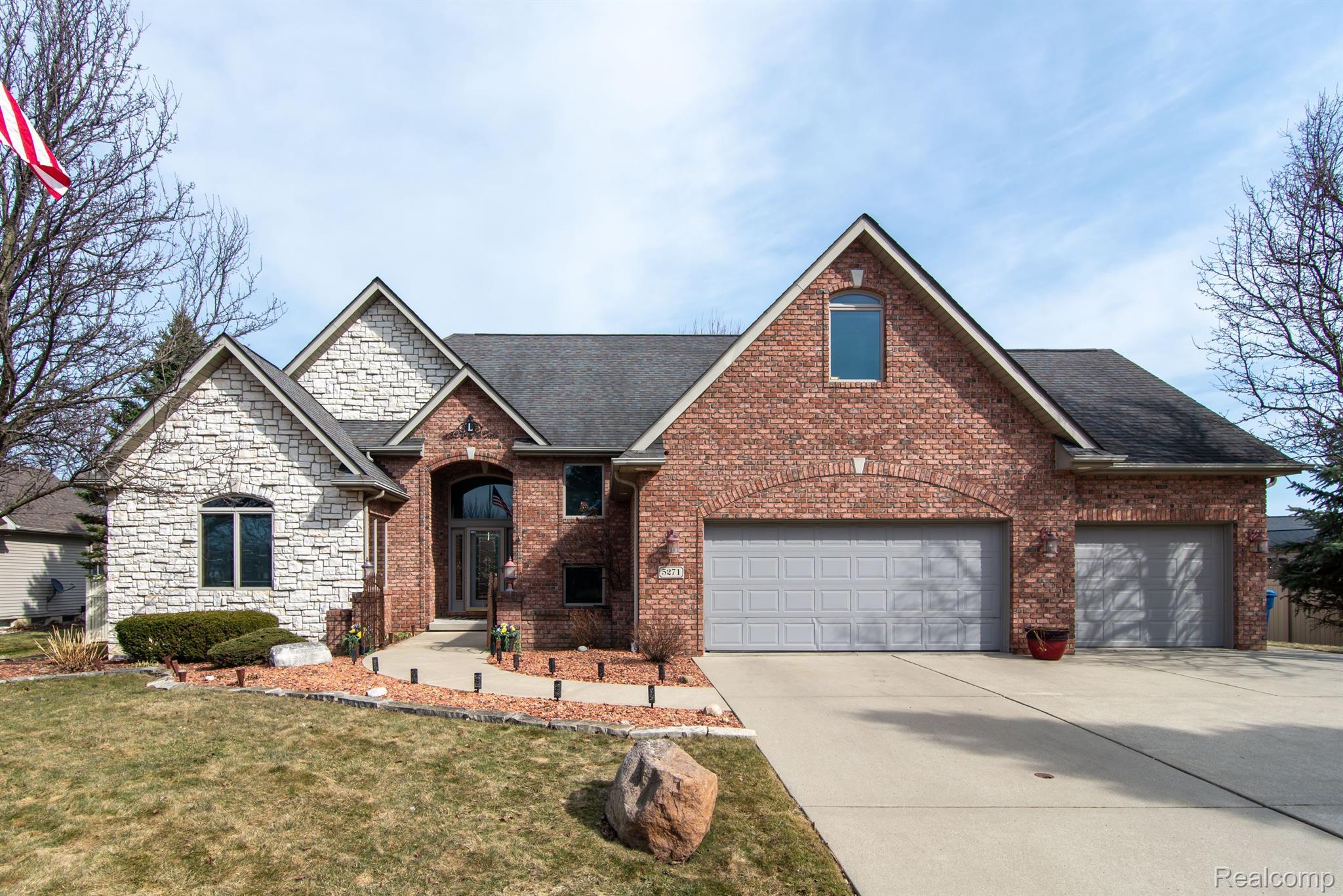 5271 WYNDEMERE Square