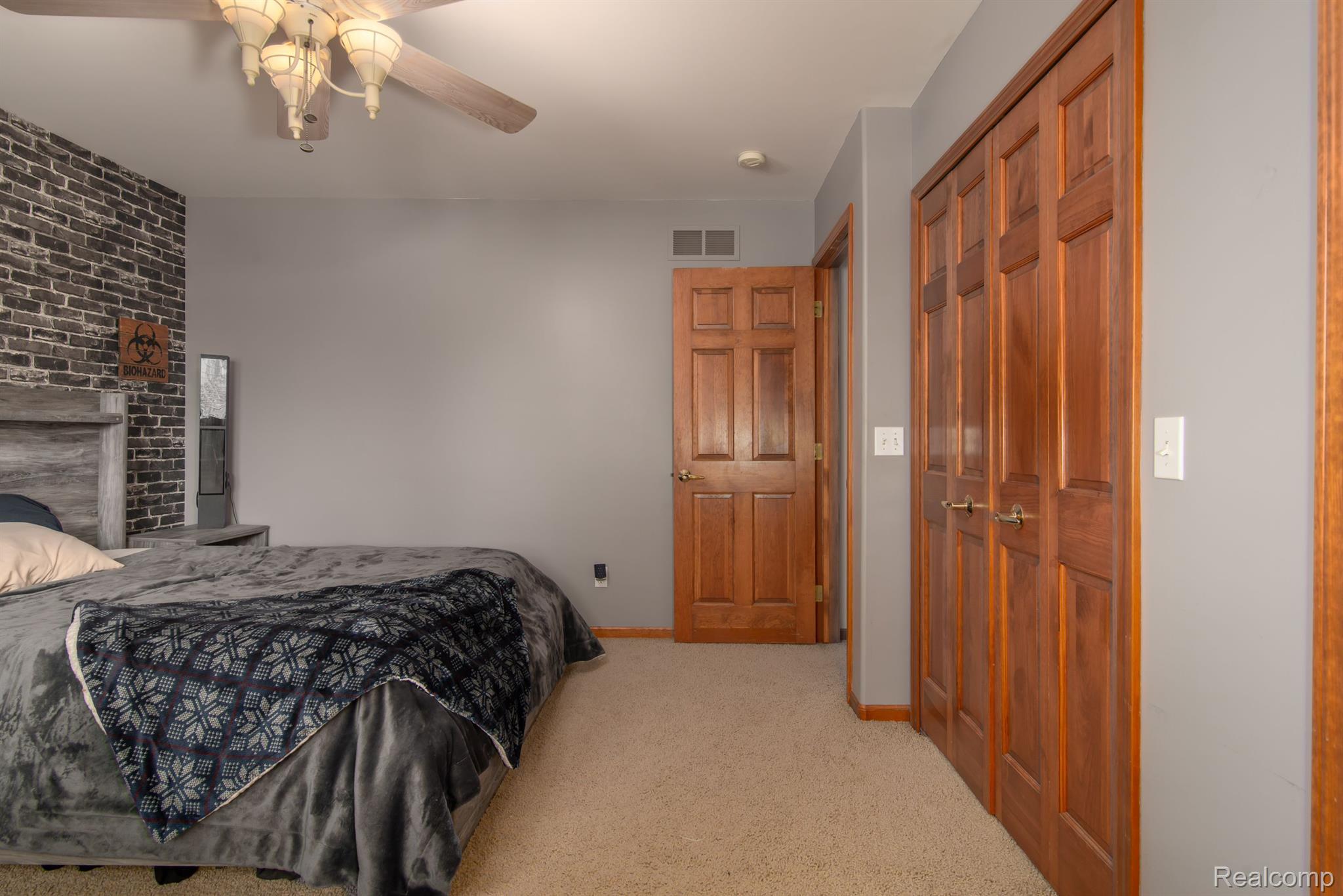 5271 WYNDEMERE Square