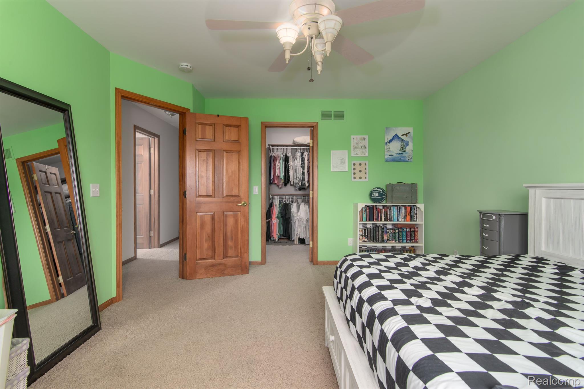 5271 WYNDEMERE Square