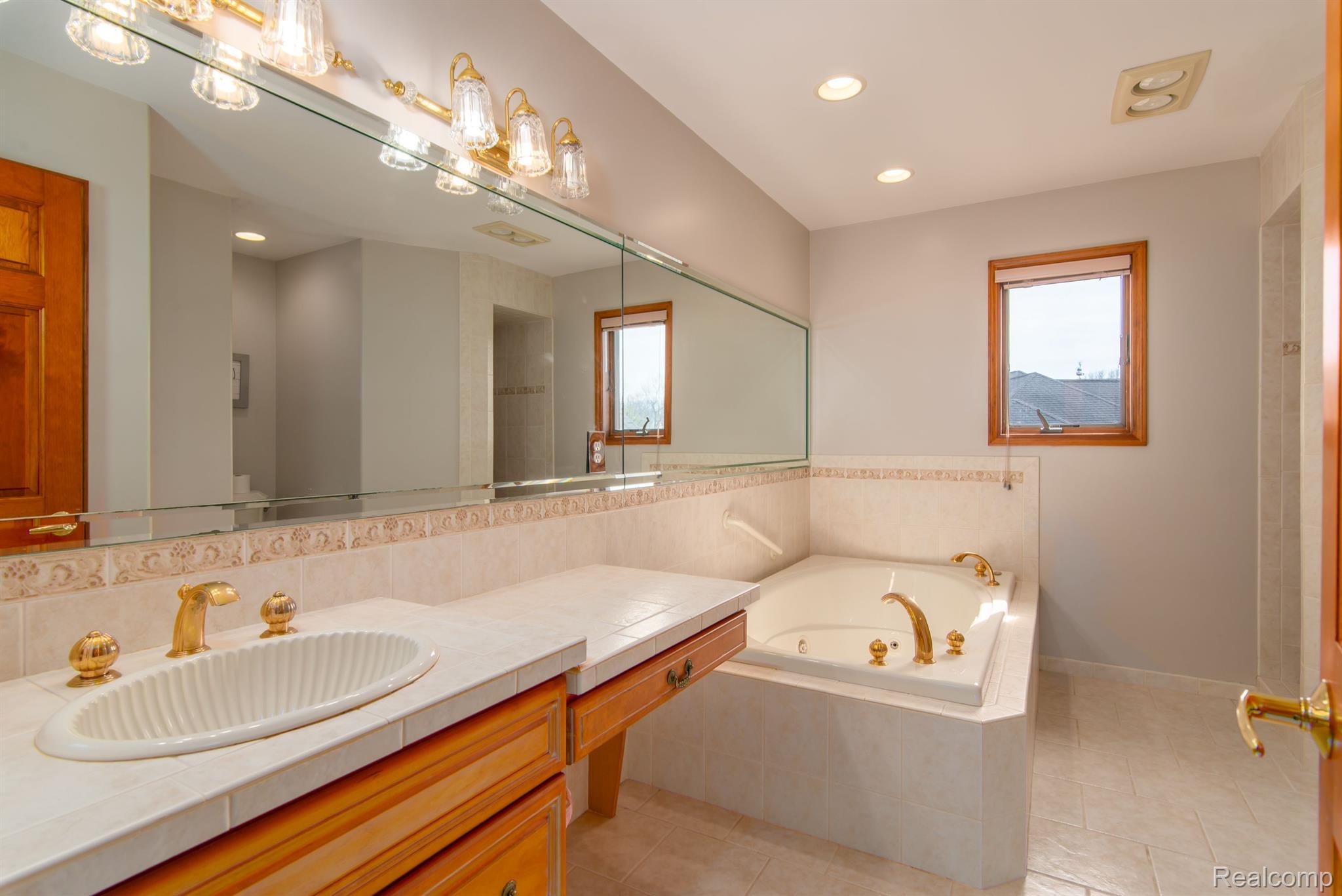 5271 WYNDEMERE Square