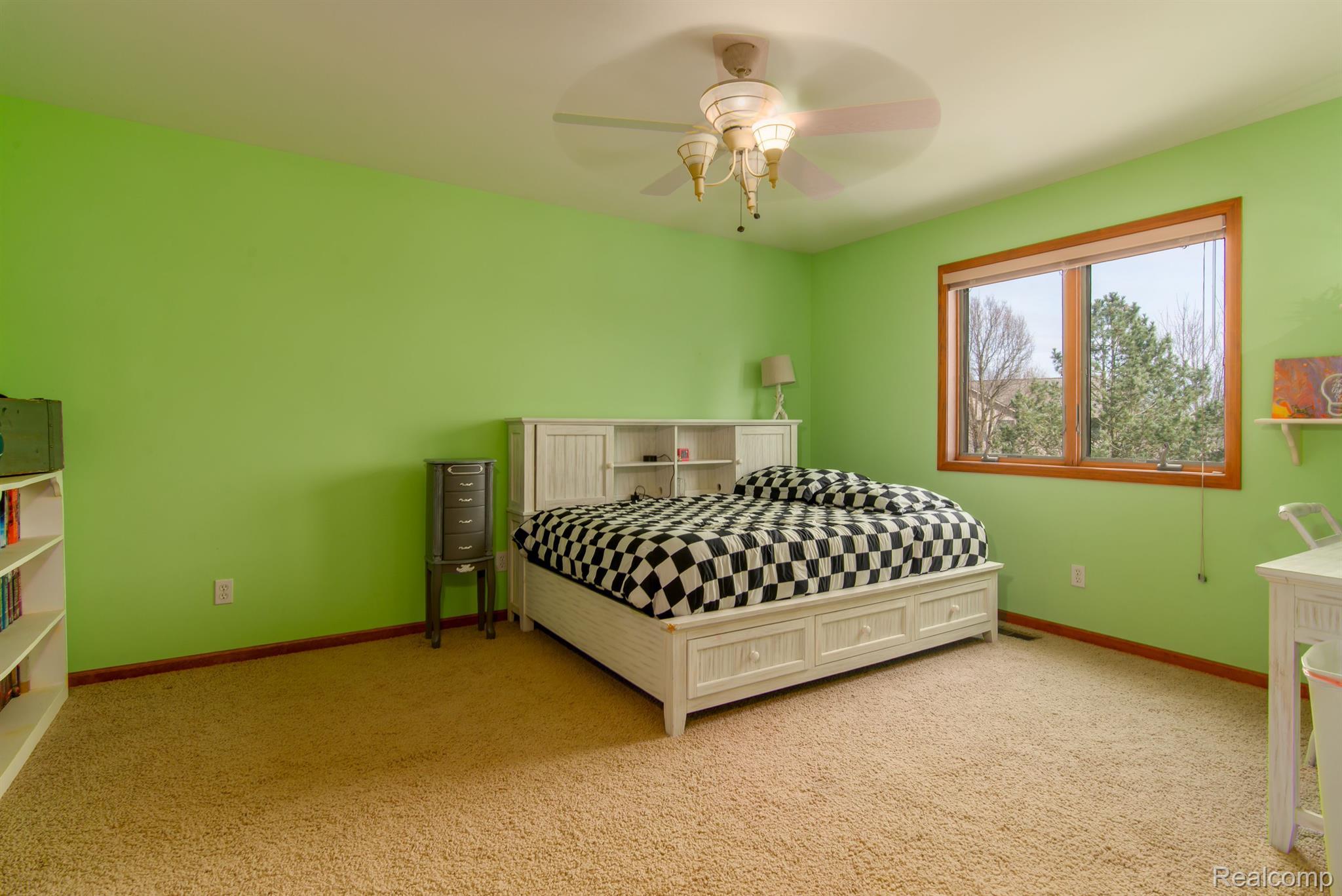 5271 WYNDEMERE Square
