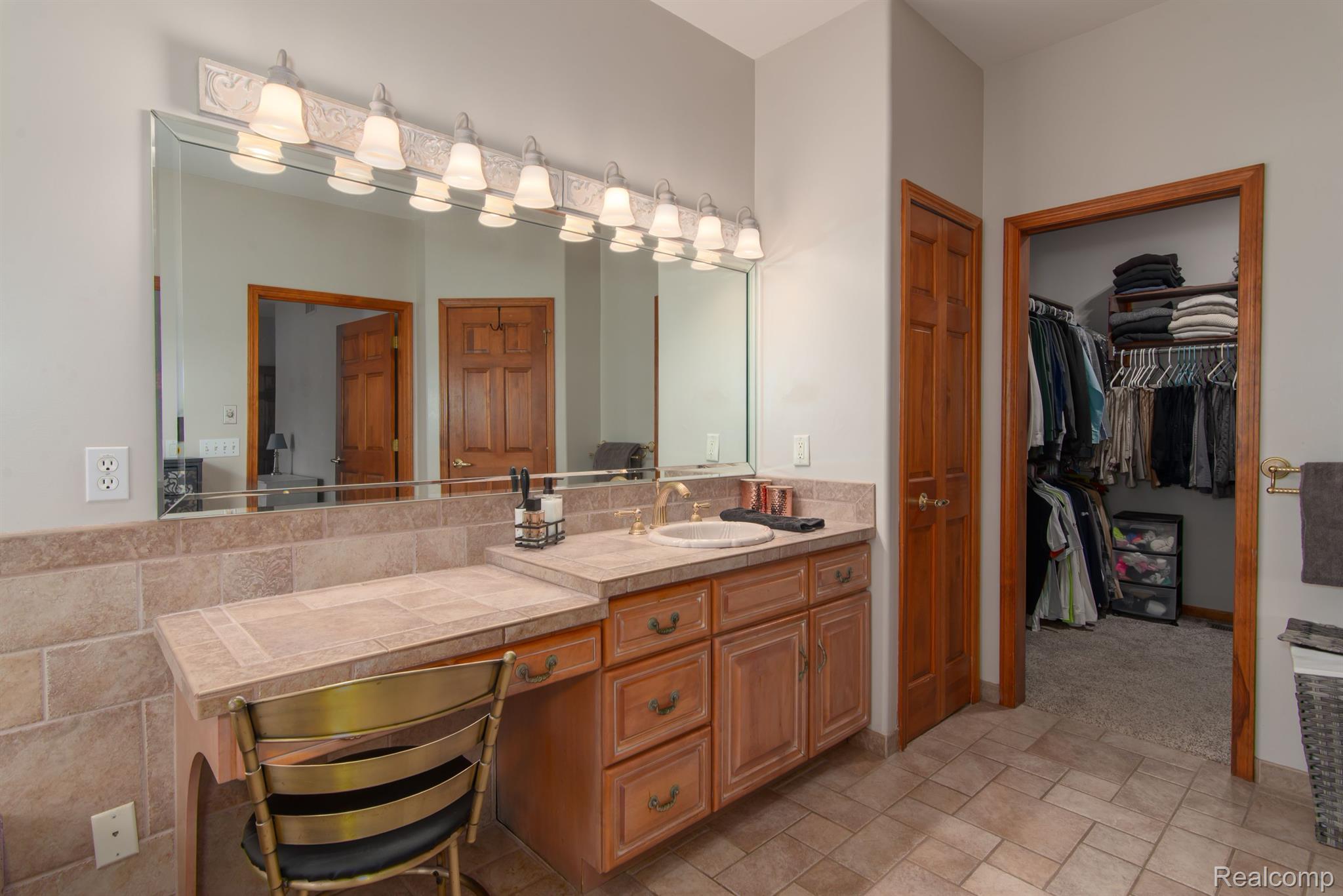 5271 WYNDEMERE Square