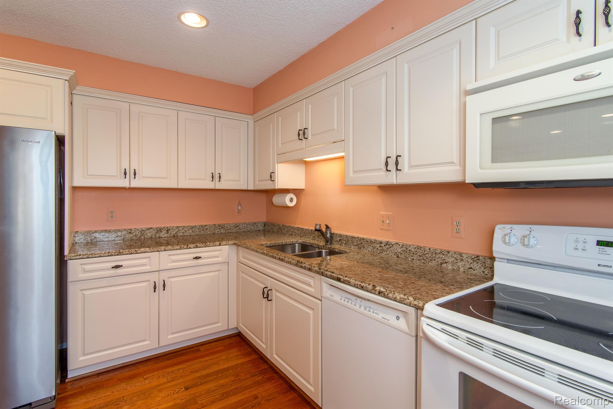 7075 ELMHURST