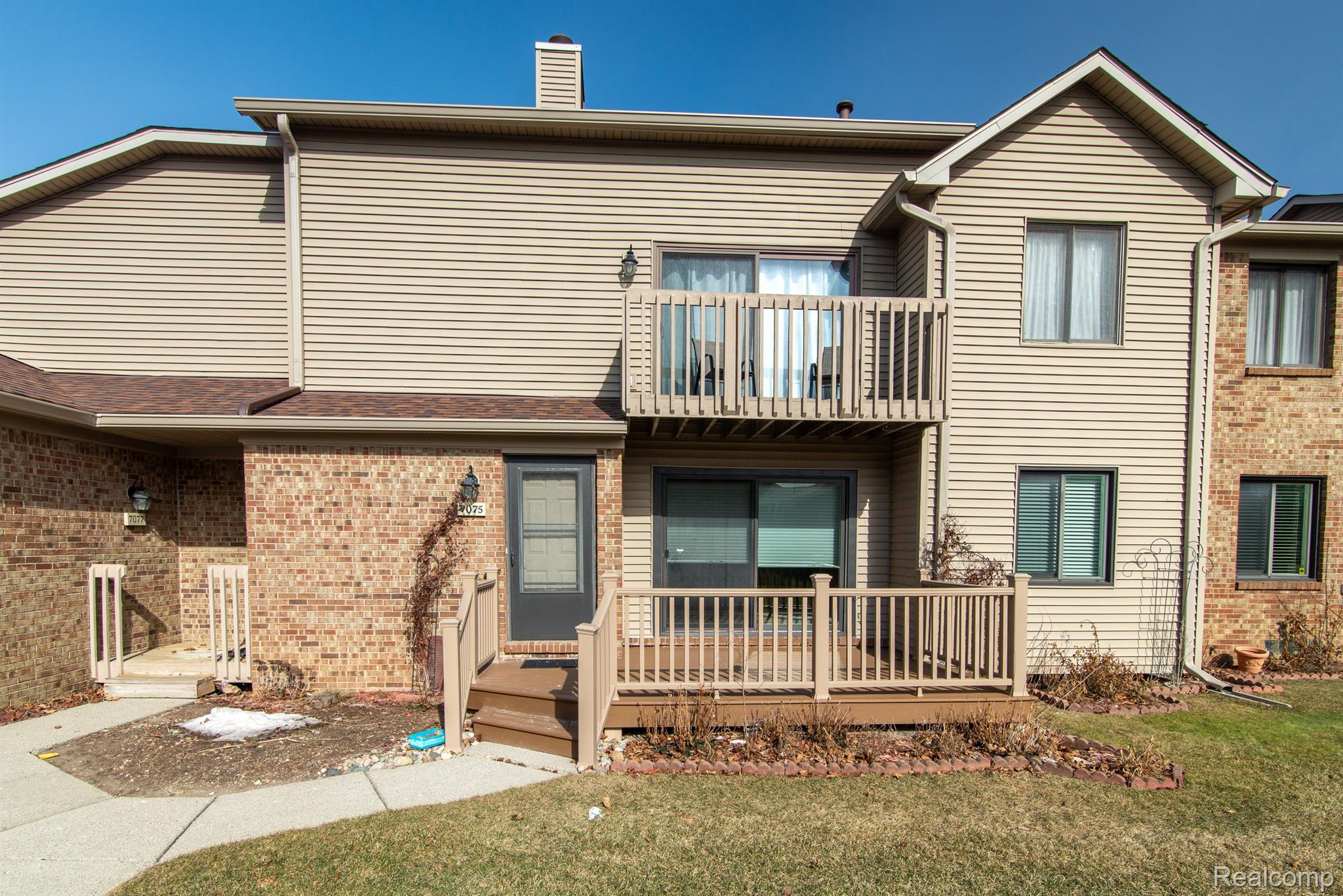 7075 ELMHURST