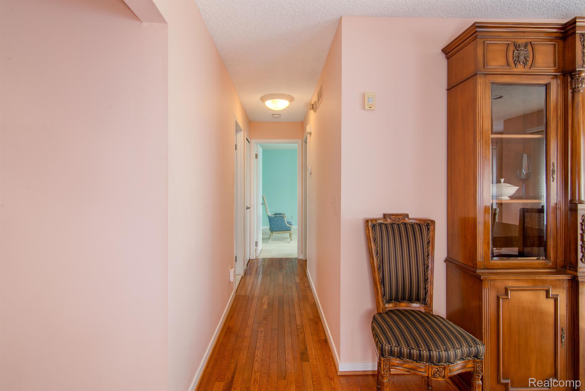 7075 ELMHURST