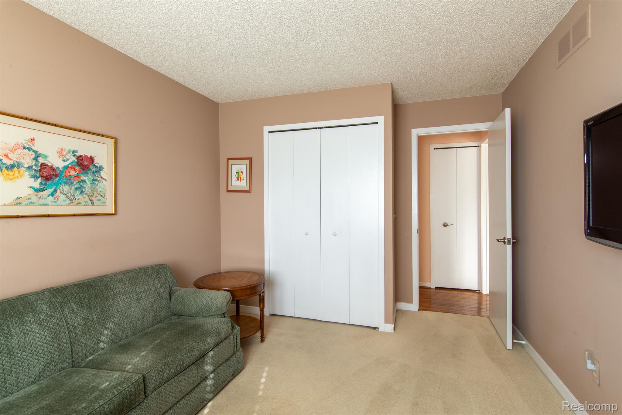 7075 ELMHURST