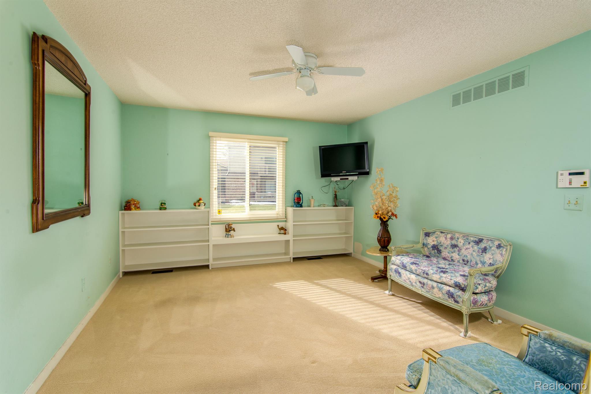 7075 ELMHURST