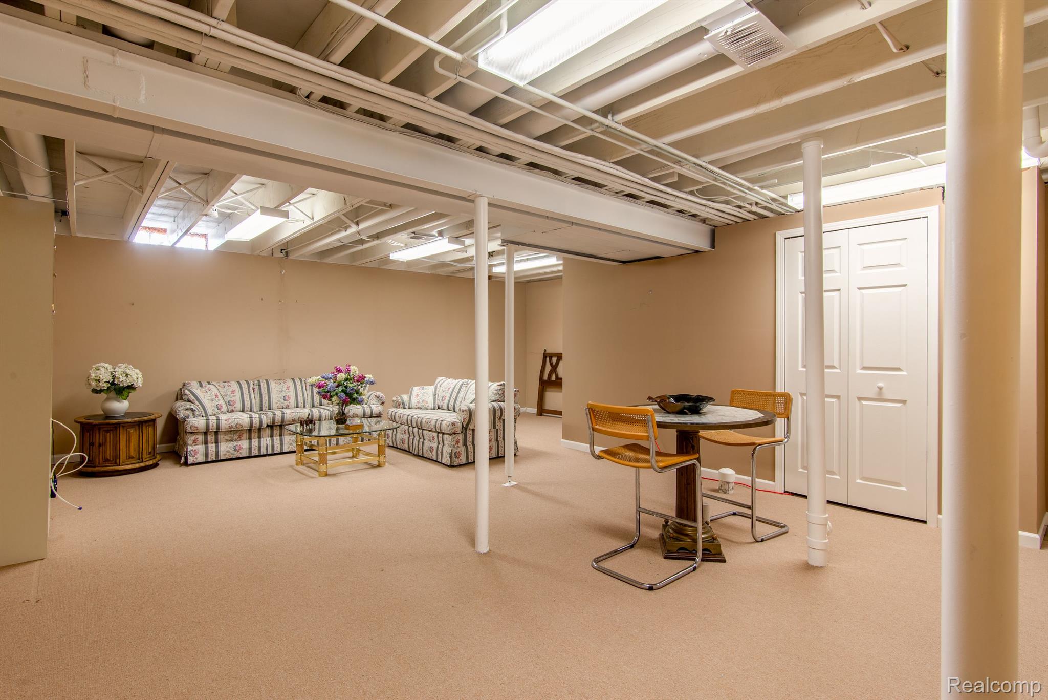 7075 ELMHURST