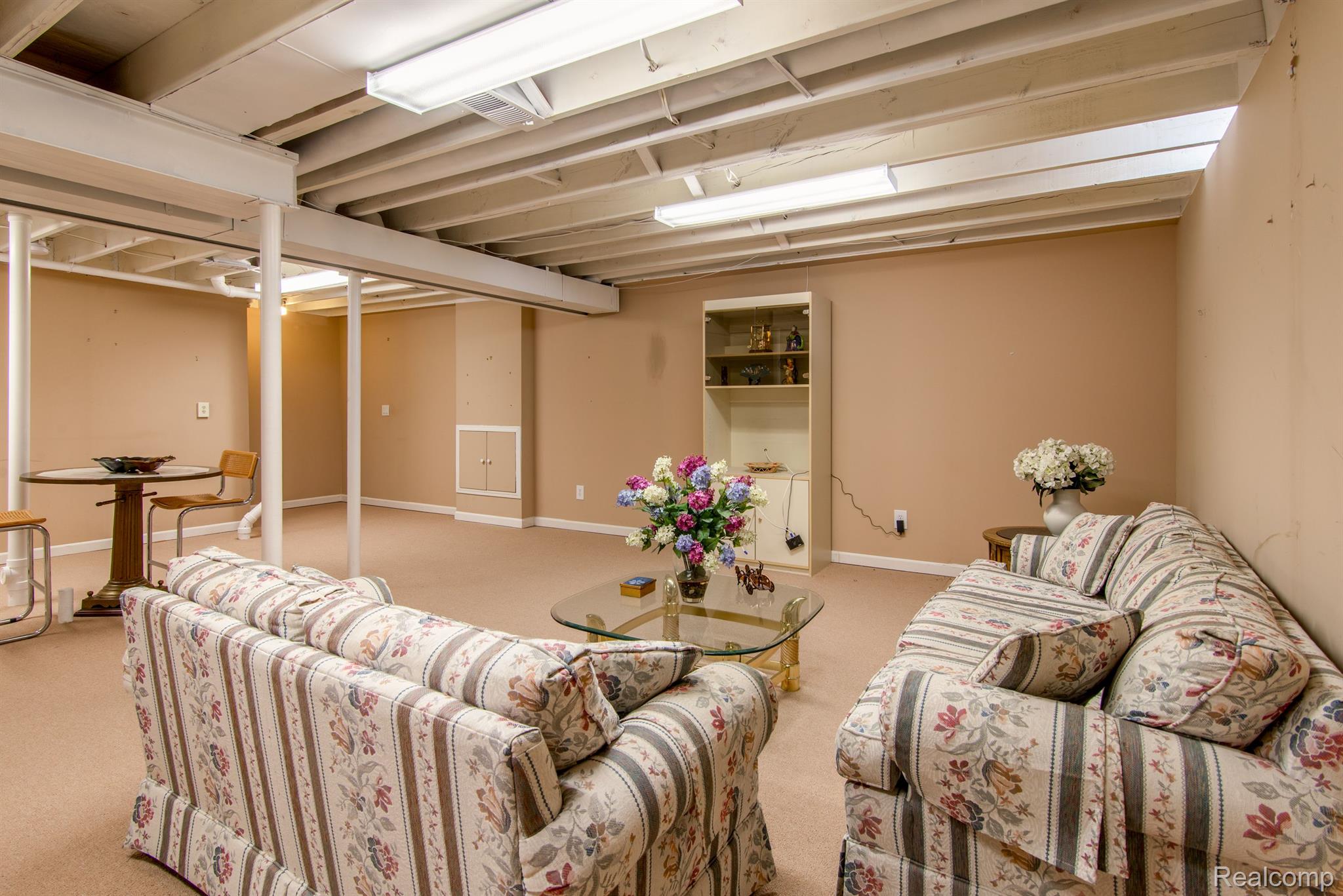 7075 ELMHURST