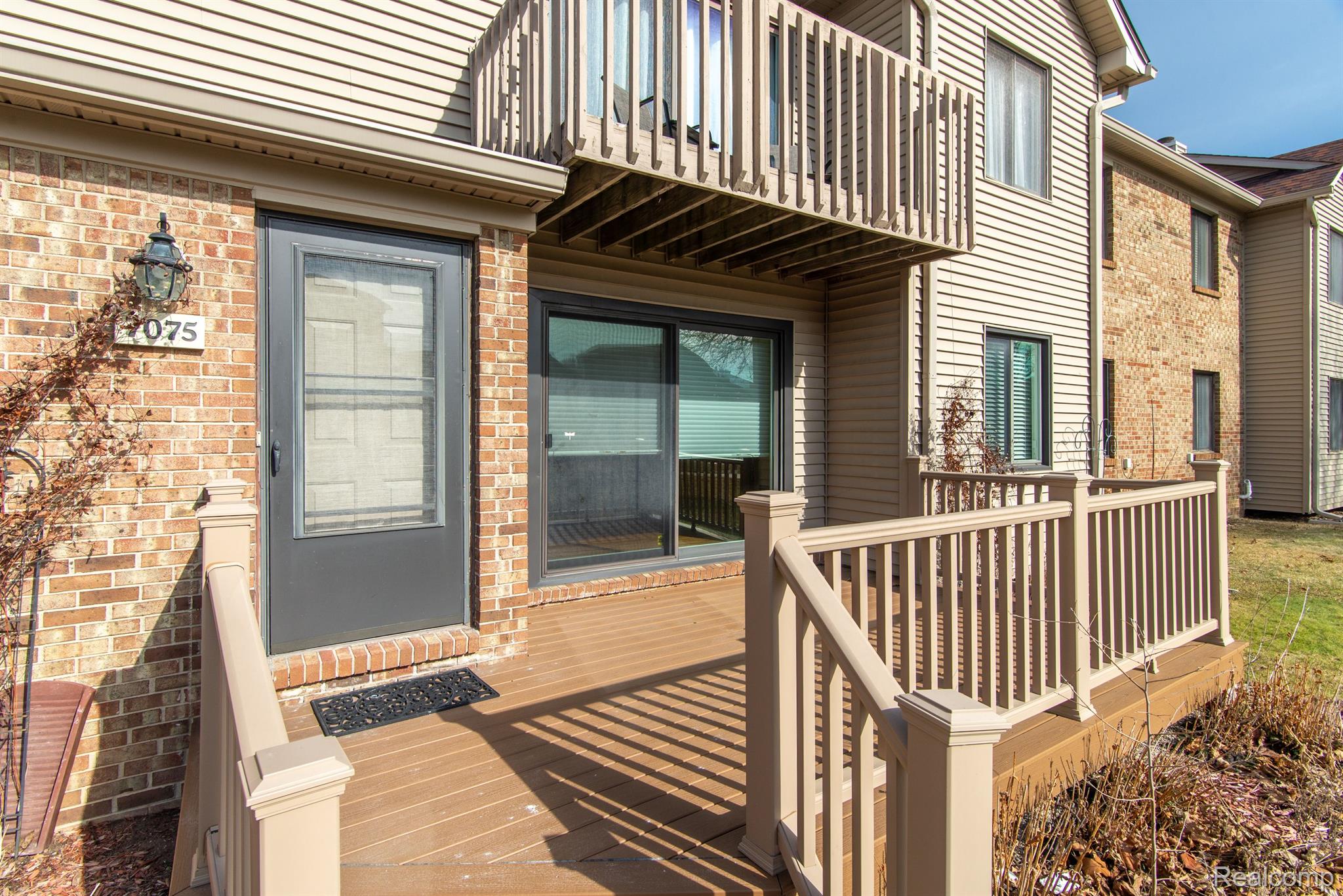 7075 ELMHURST