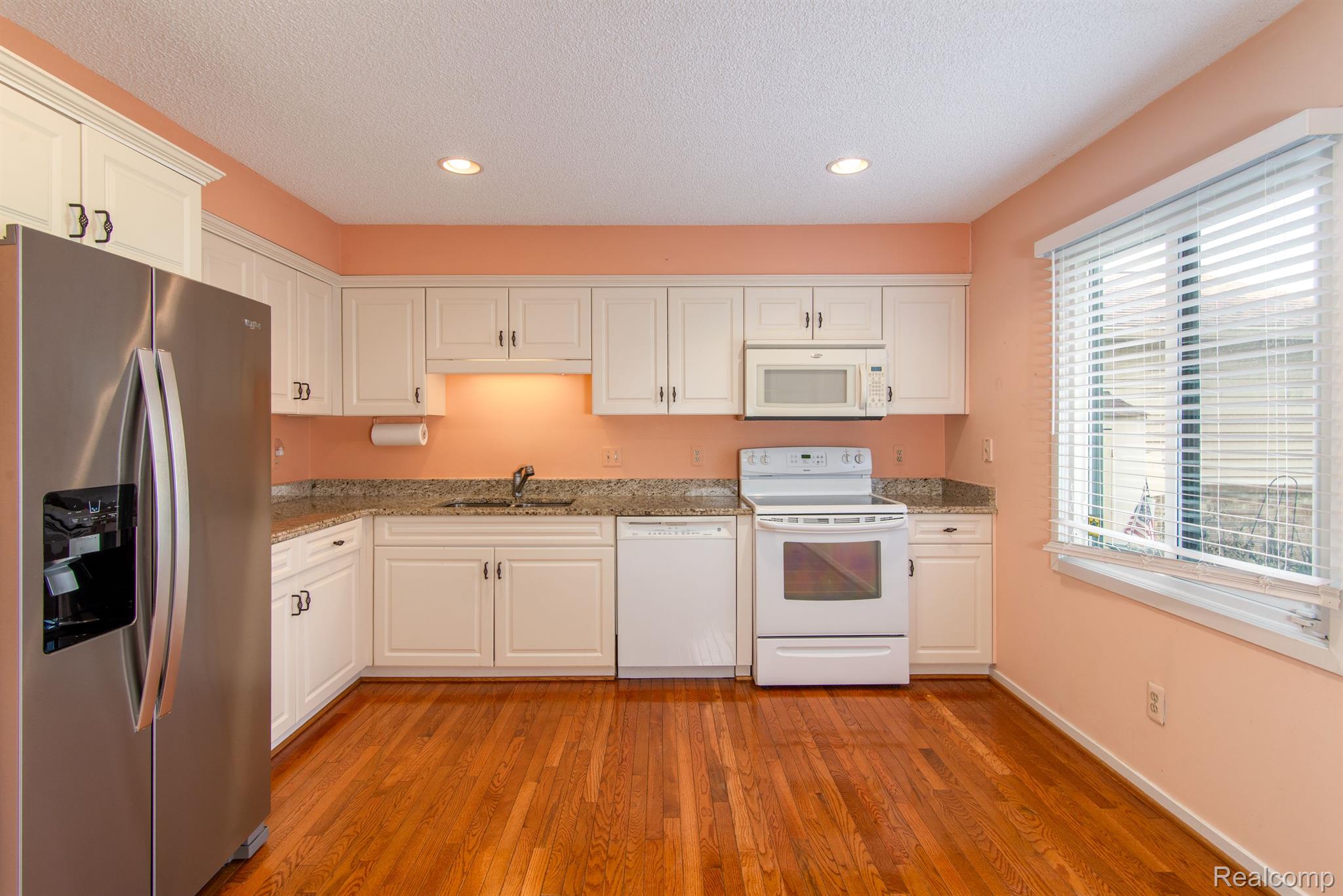 7075 ELMHURST