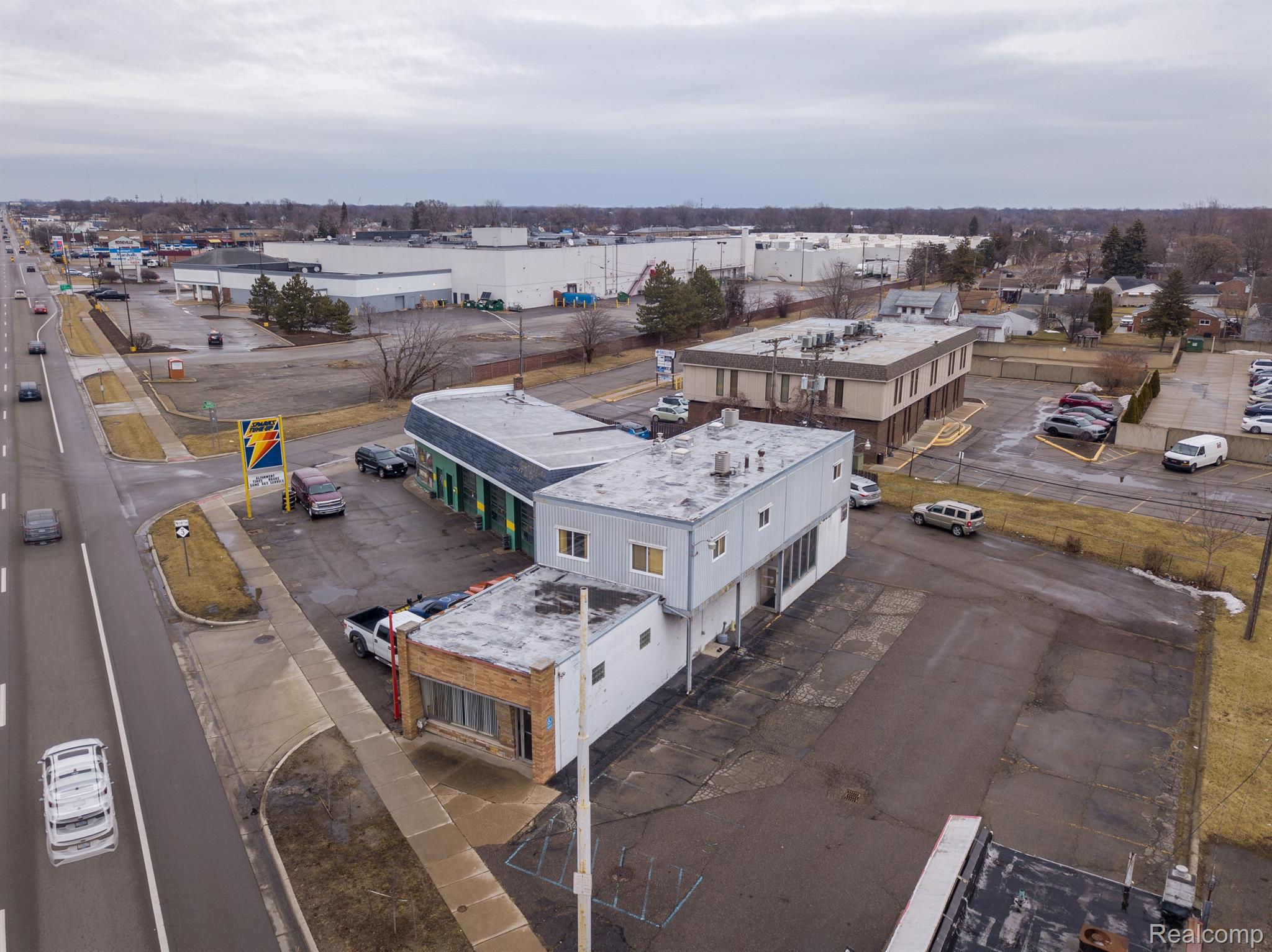 28640 GRATIOT AVE