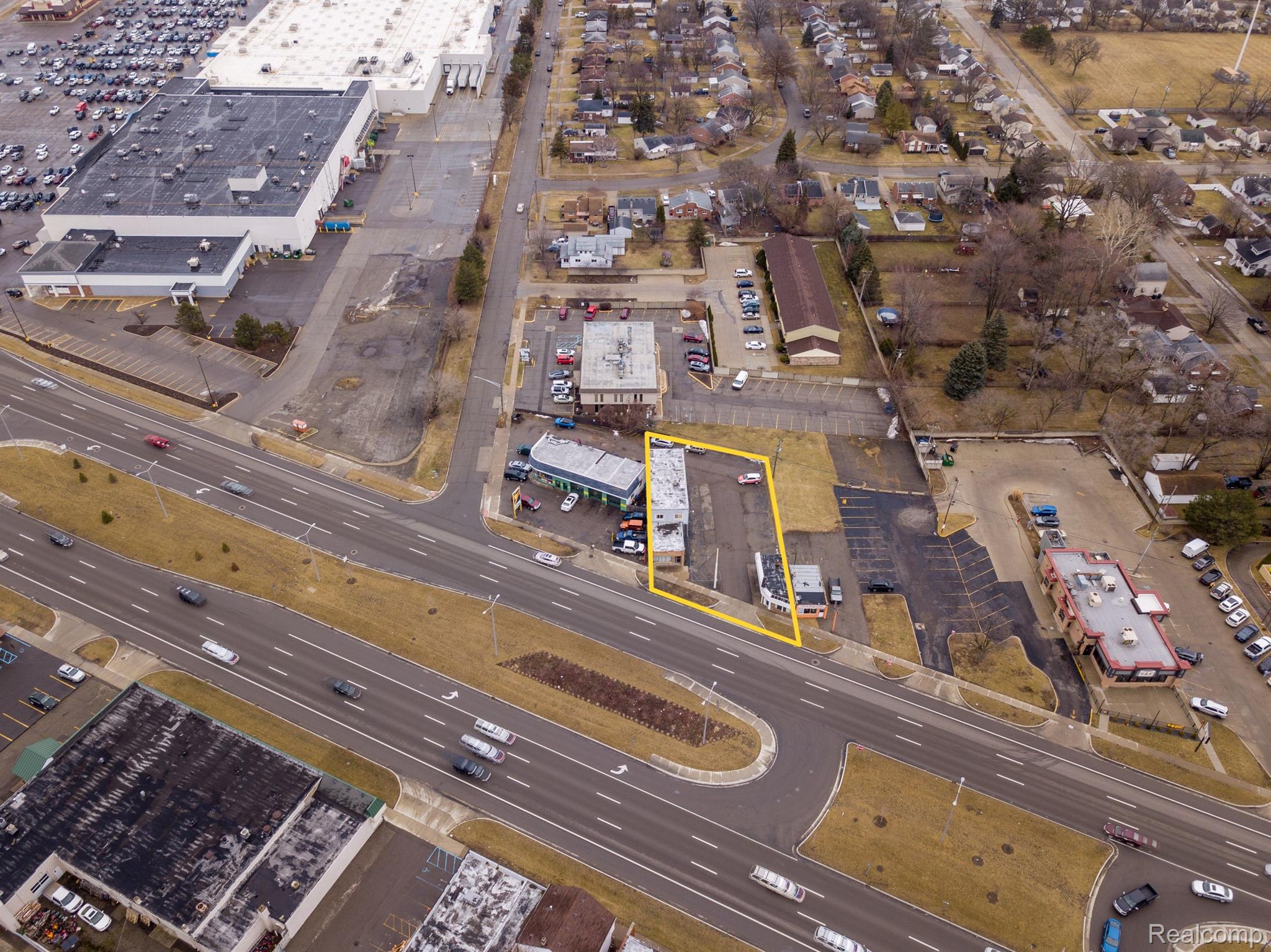 28640 GRATIOT AVE