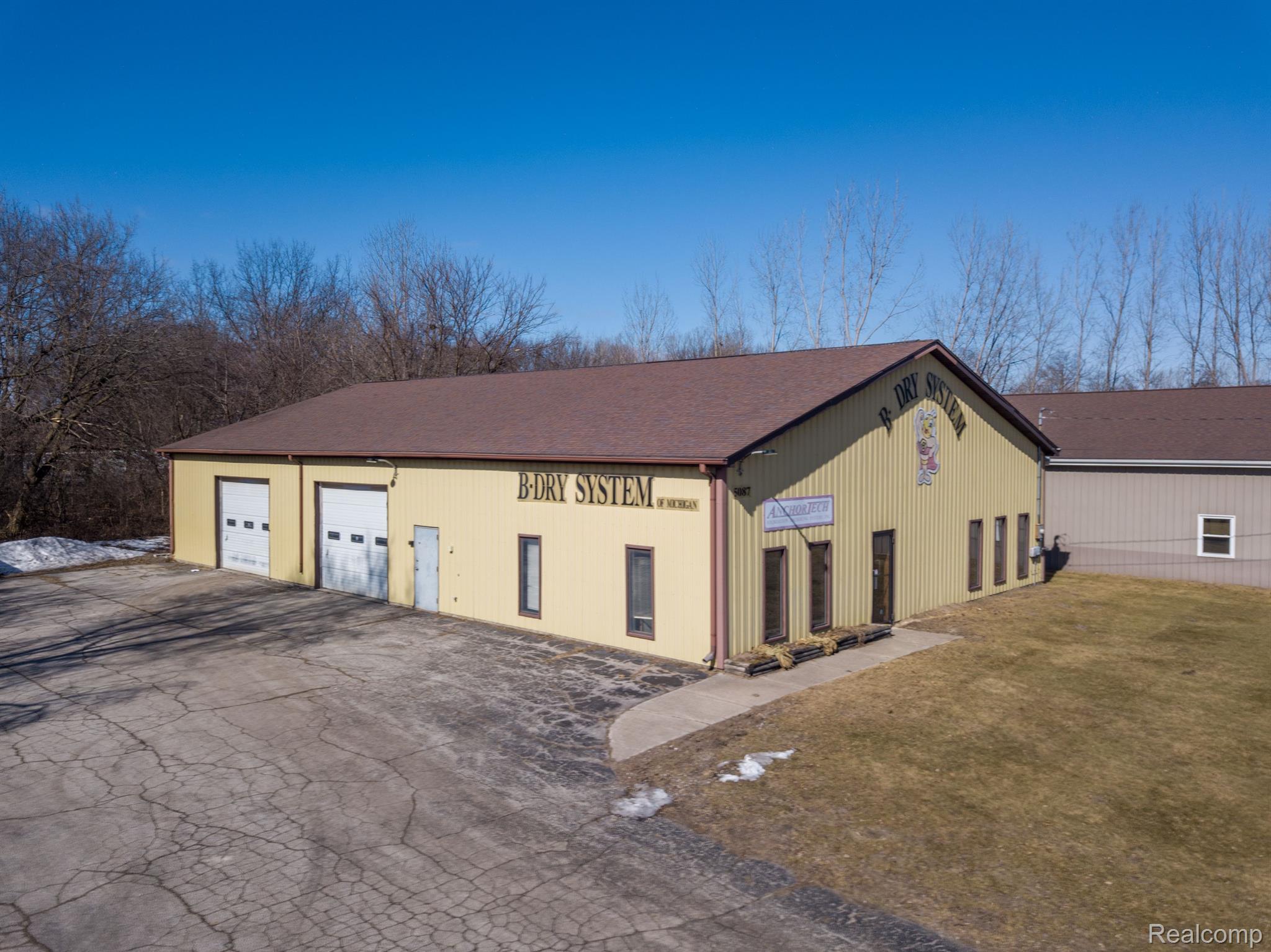 5087 N RD