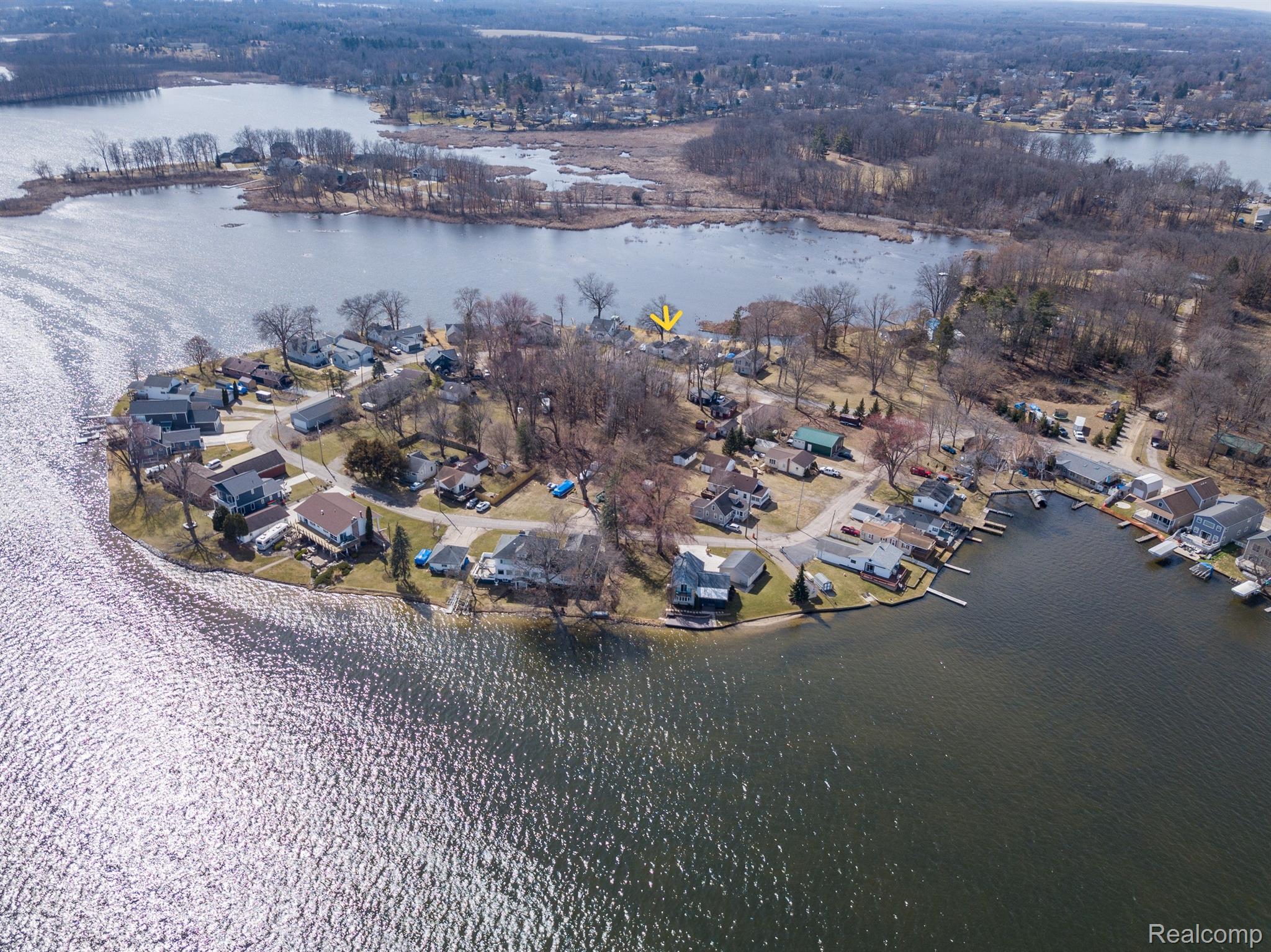 861 S LAKESIDE DR