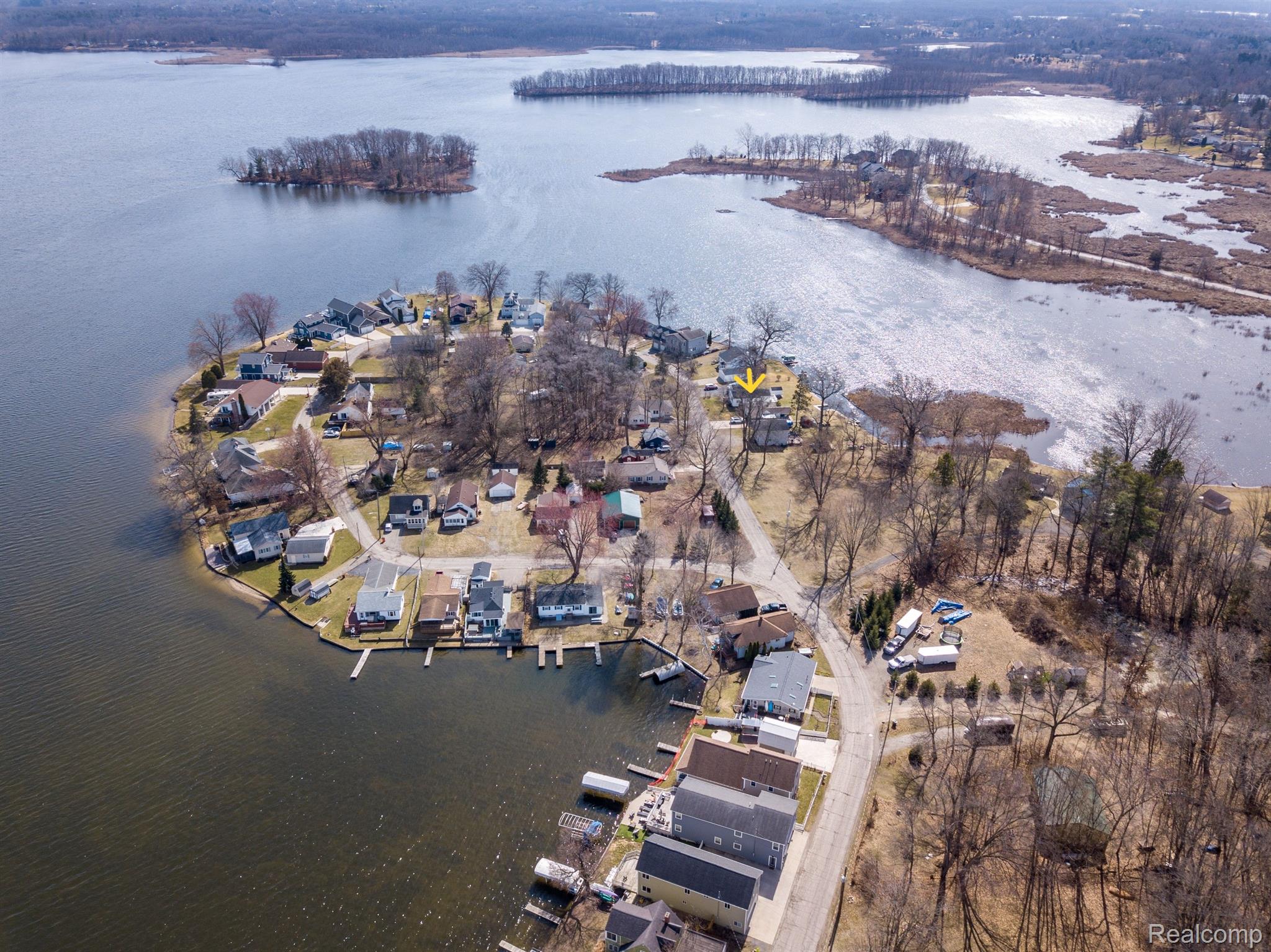 861 S LAKESIDE DR