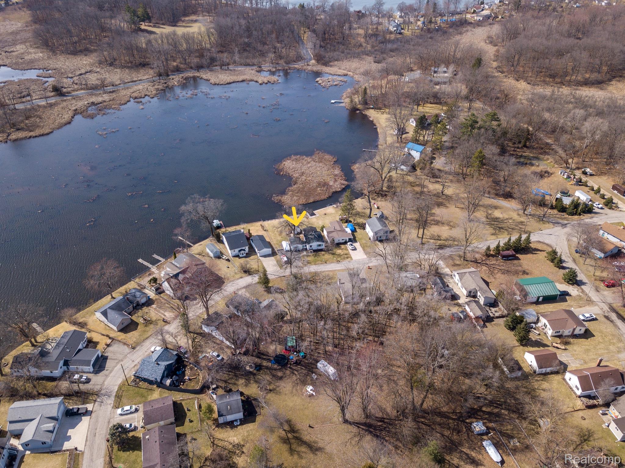 861 S LAKESIDE DR