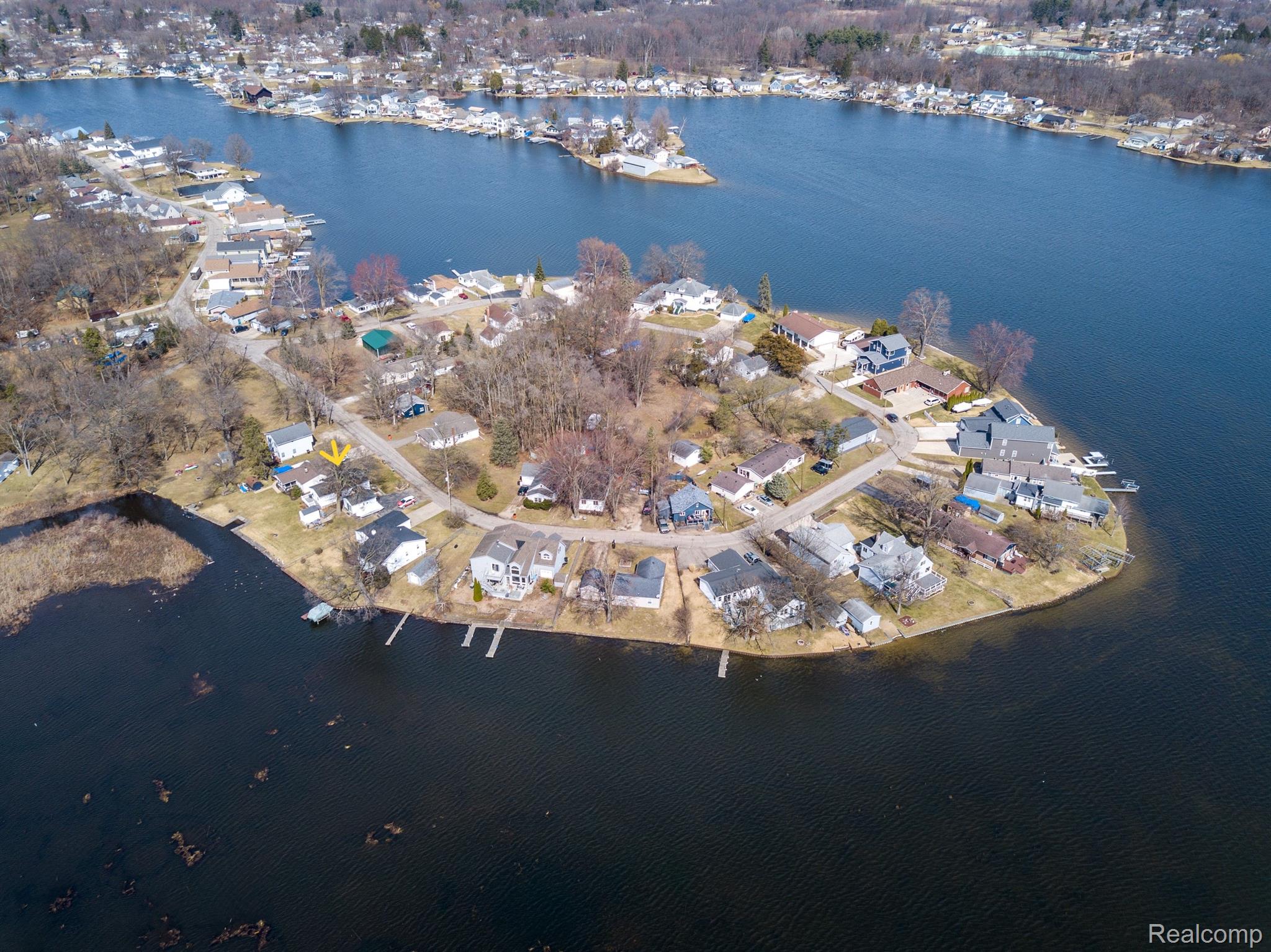 861 S LAKESIDE DR