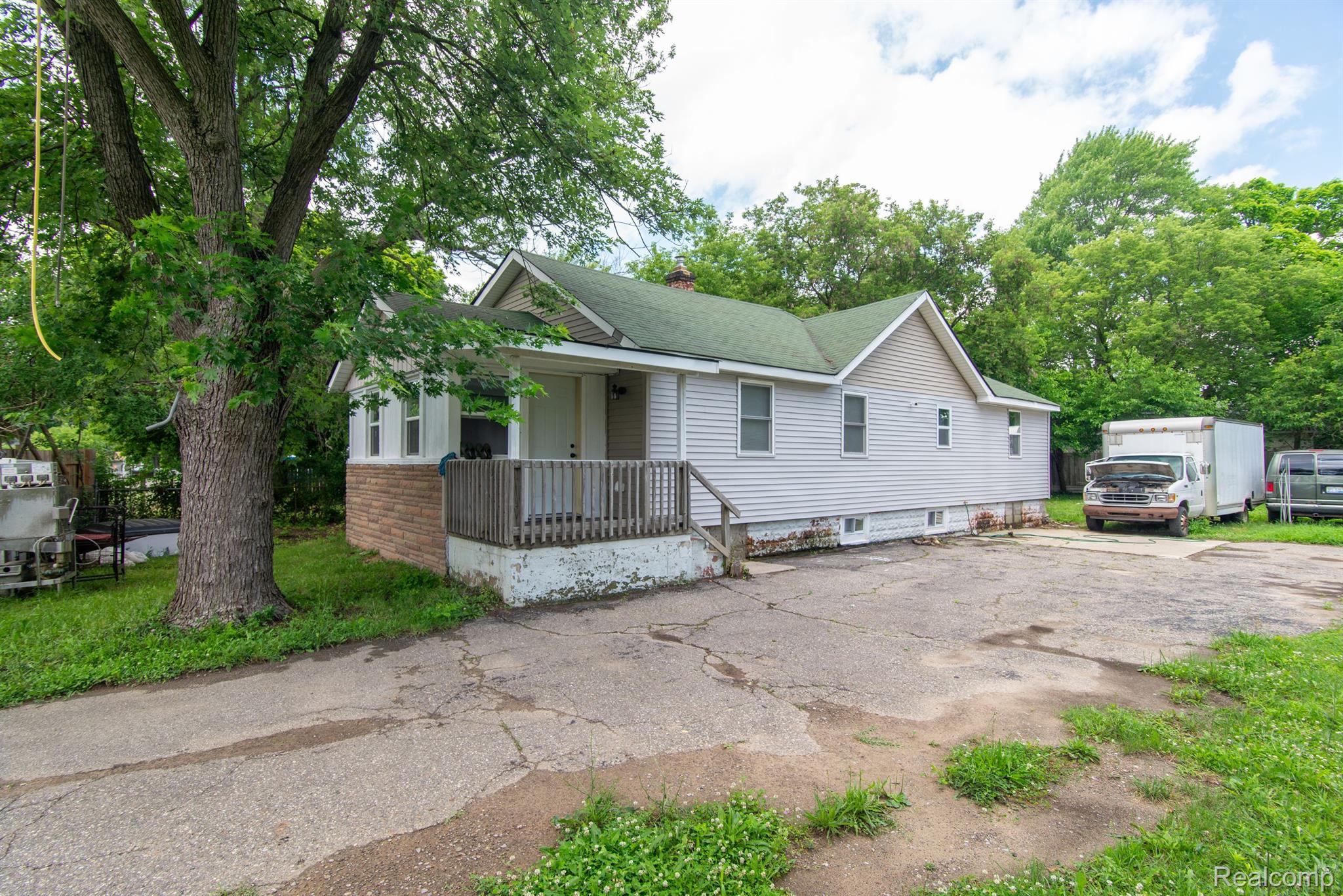 1312 EARLMOOR BLVD
